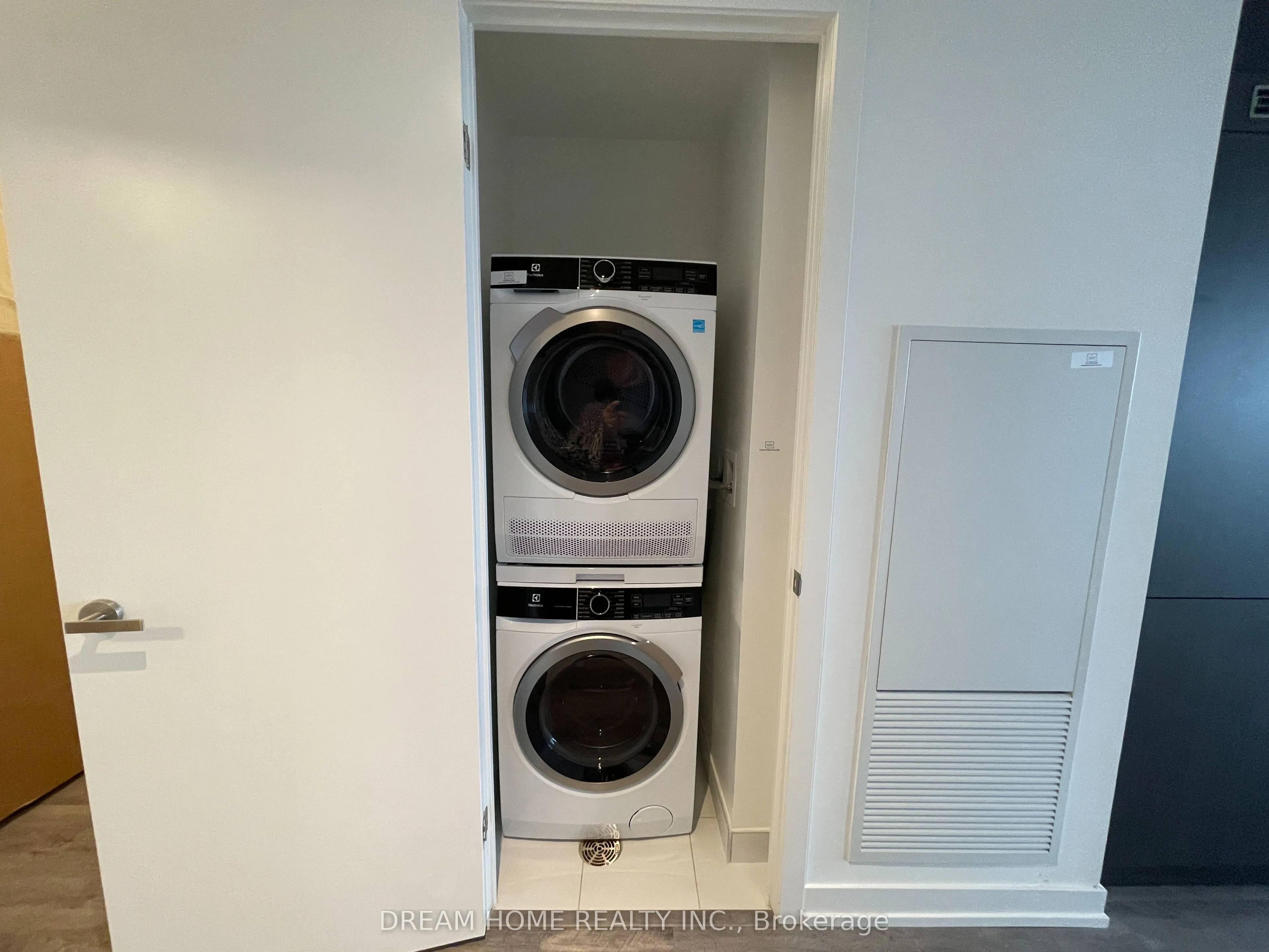 138 Downes Street #6701