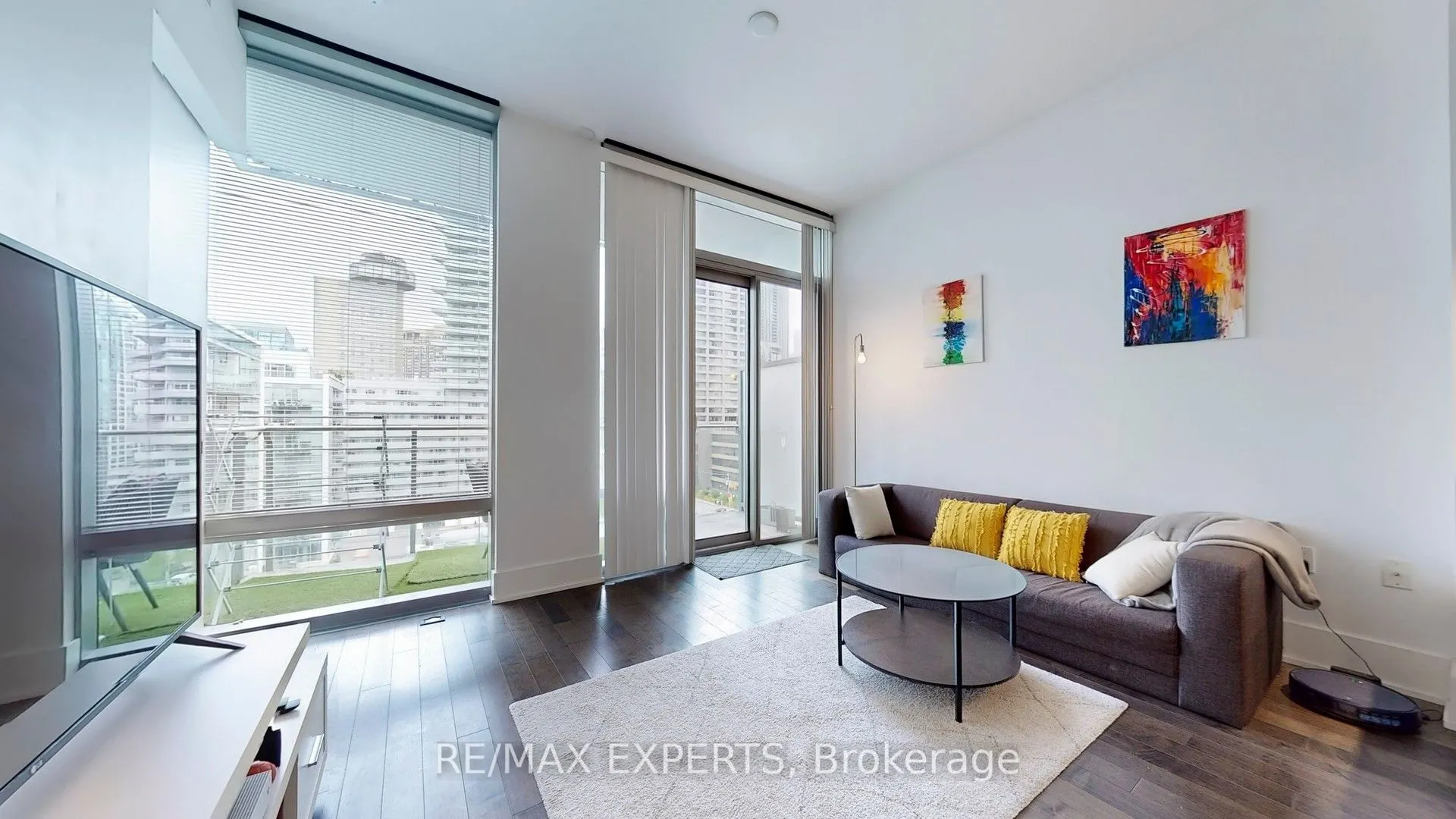 39 Queens Quay E, #934