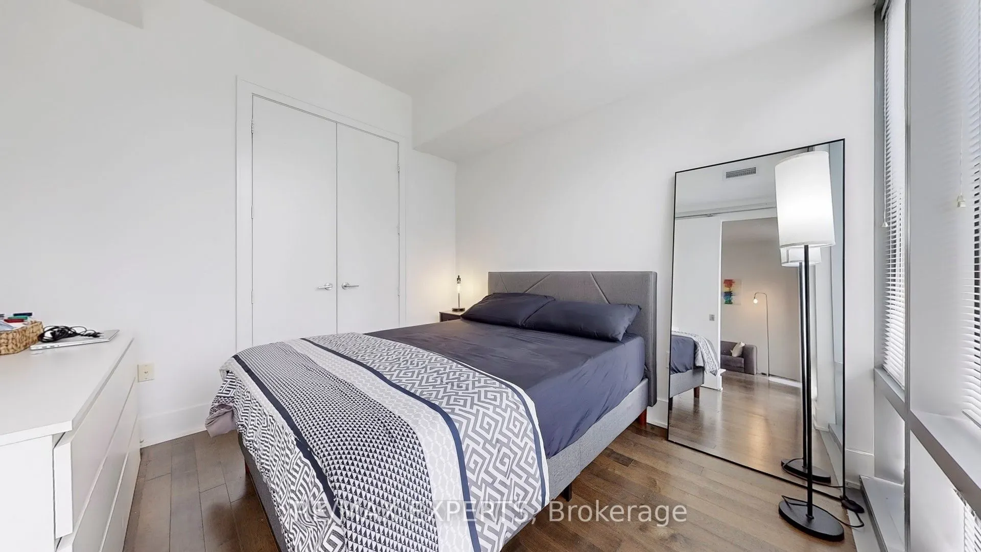 39 Queens Quay E, #934