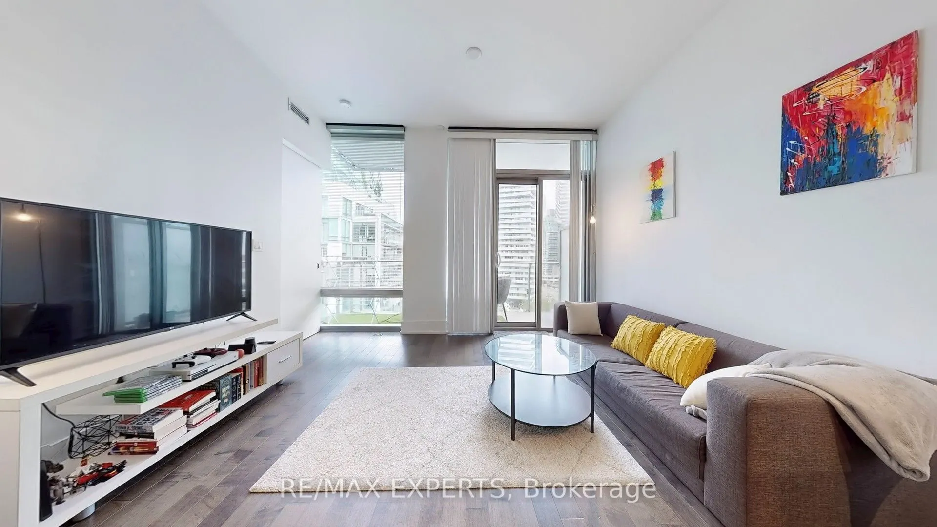 39 Queens Quay E, #934