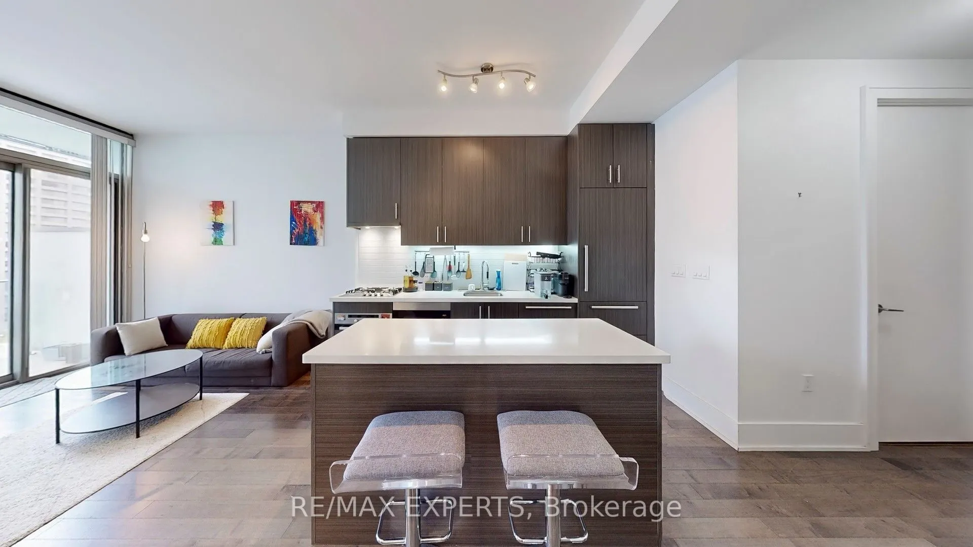 39 Queens Quay E, #934