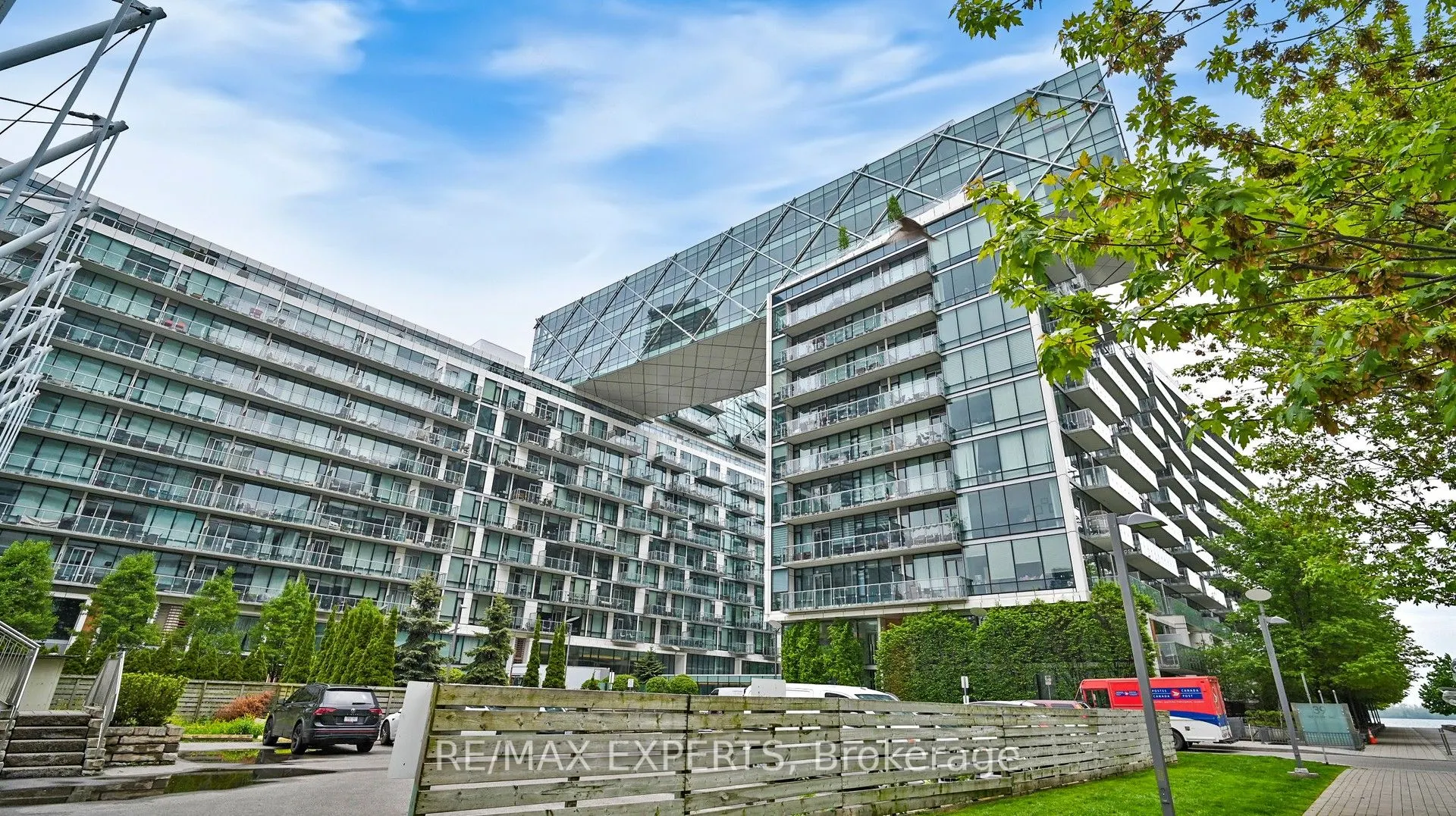 39 Queens Quay E, #934