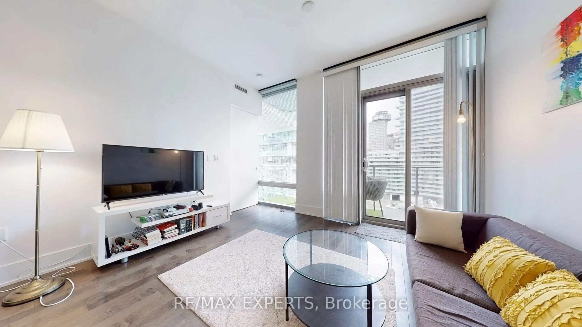 39 Queens Quay E, #934