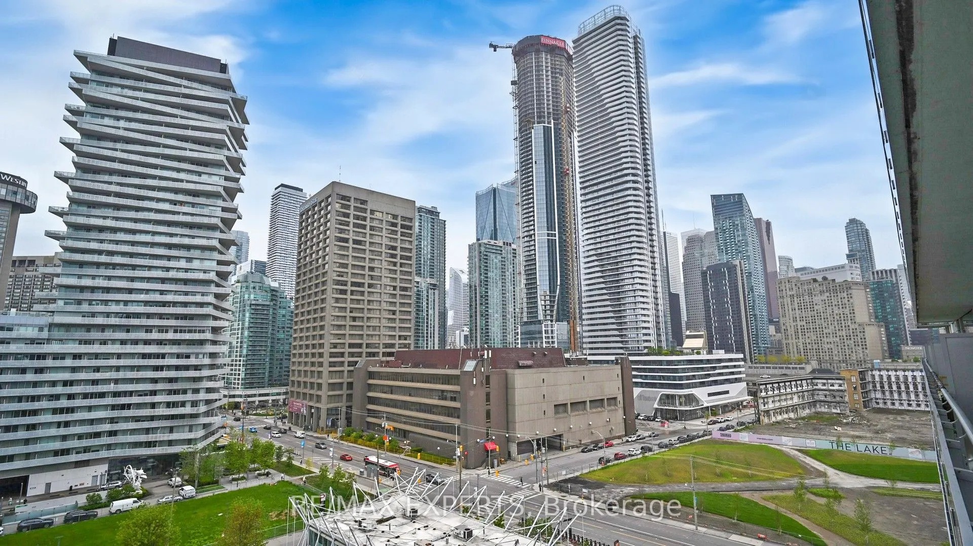 39 Queens Quay E, #934