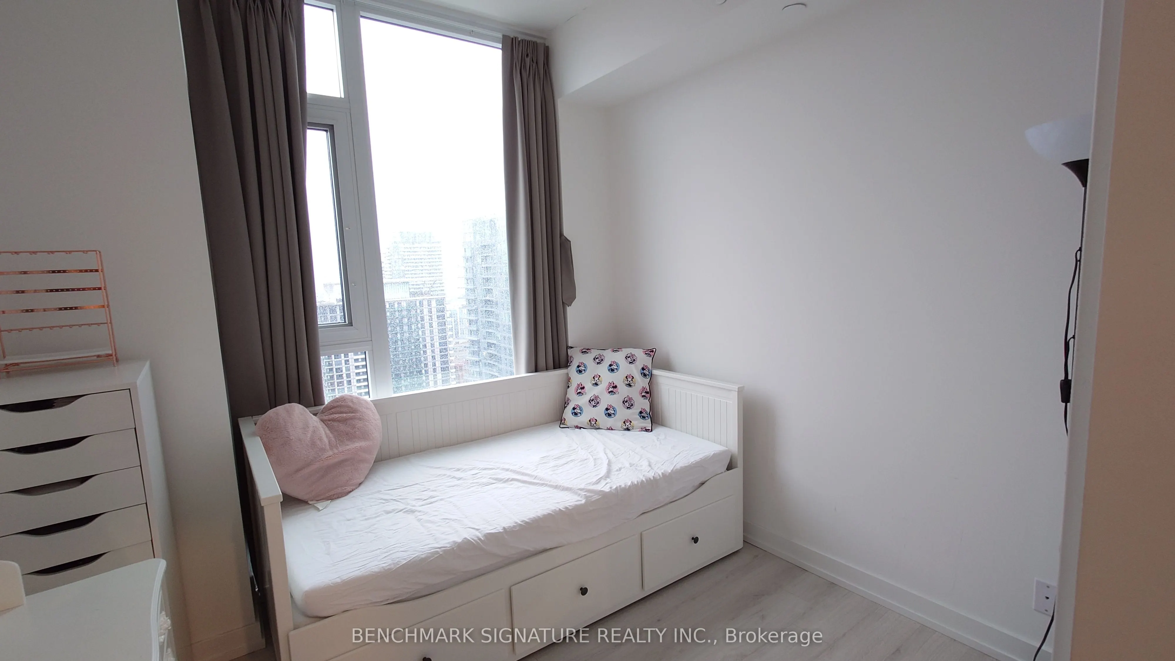 33 Helendale Avenue, #2902