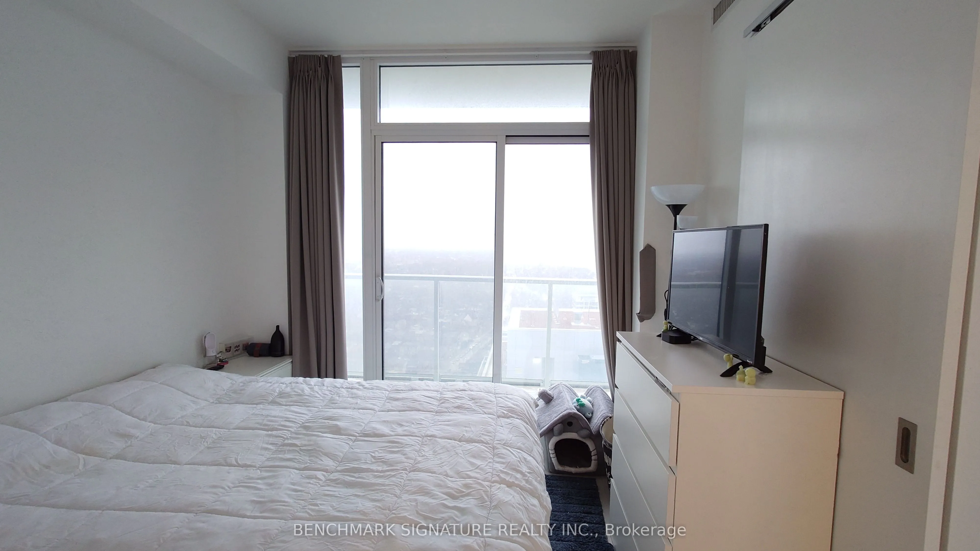 33 Helendale Avenue, #2902