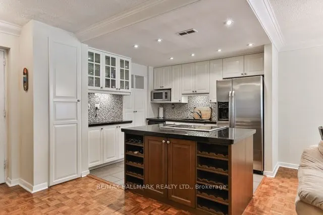 1A Dale Avenue, #206