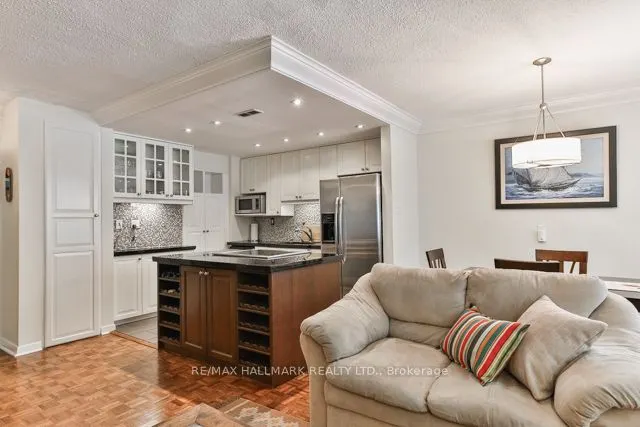 1A Dale Avenue, #206