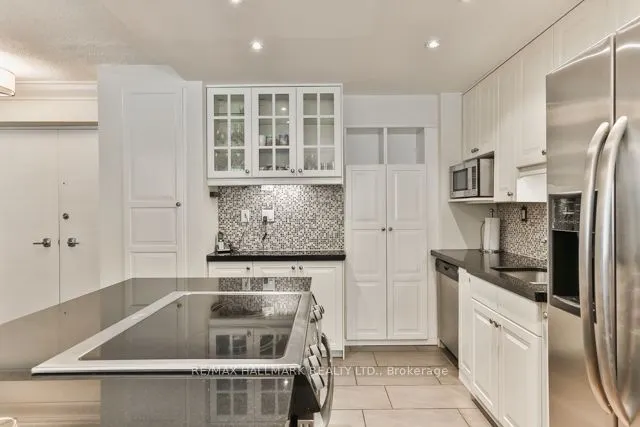1A Dale Avenue, #206