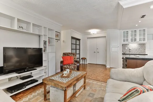 1A Dale Avenue, #206