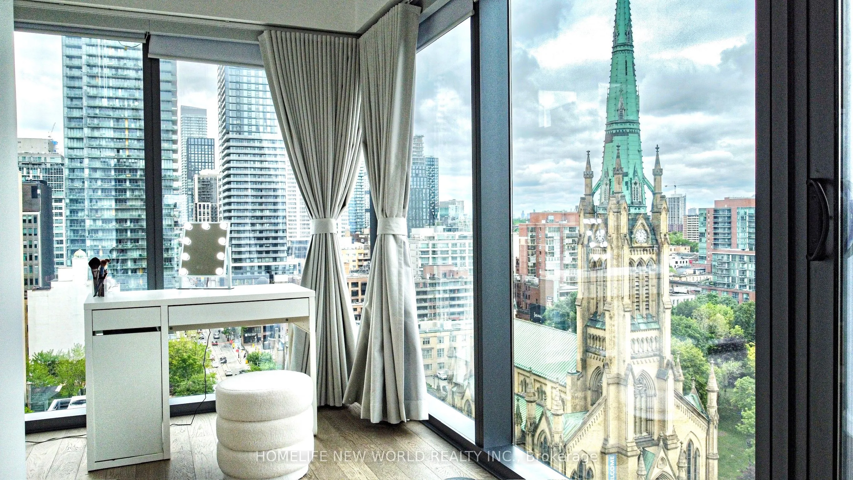 60 Colborne Street, #1502
