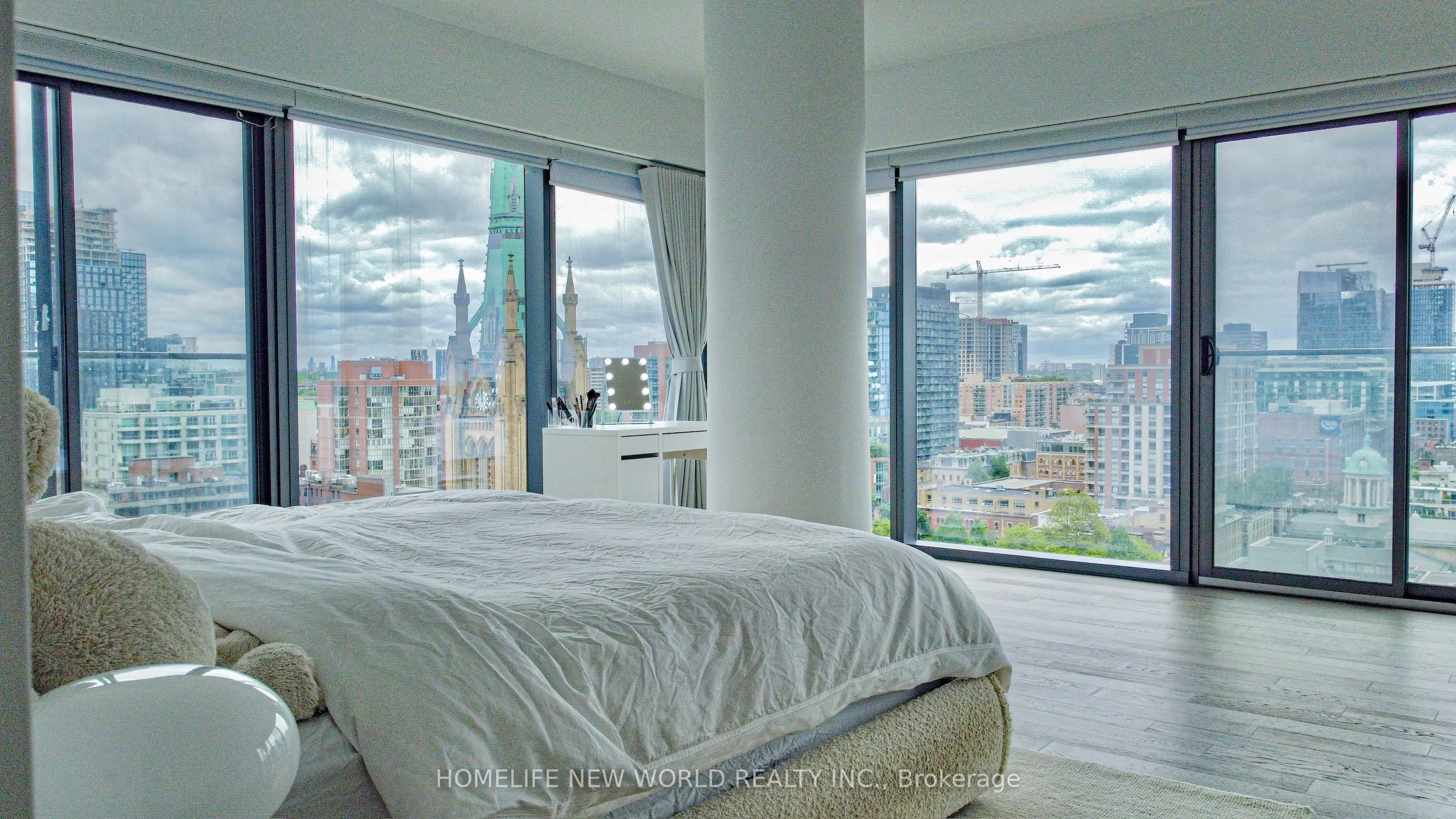 60 Colborne Street, #1502