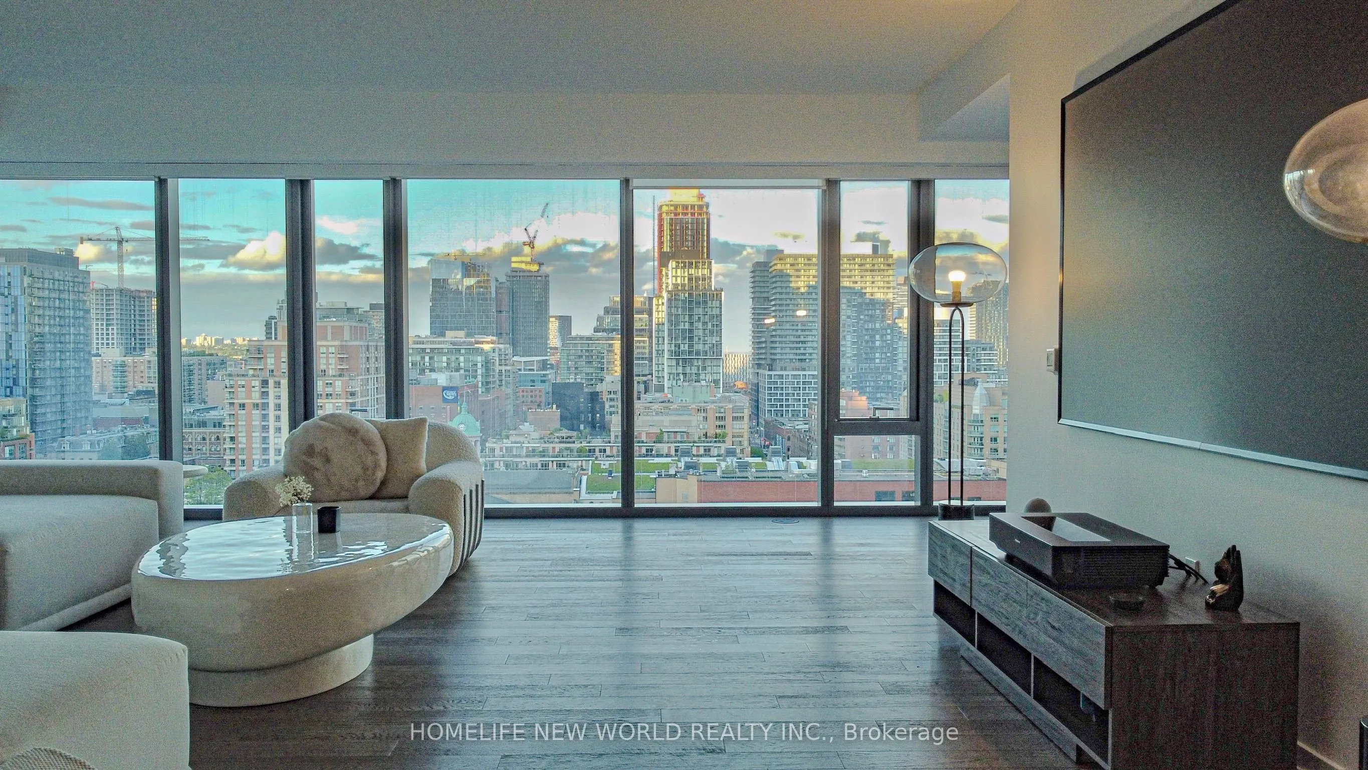 60 Colborne Street, #1502
