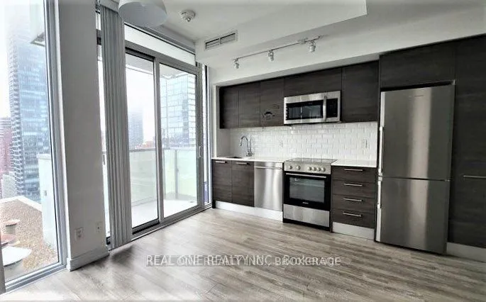 28 Wellesley Street E #2710