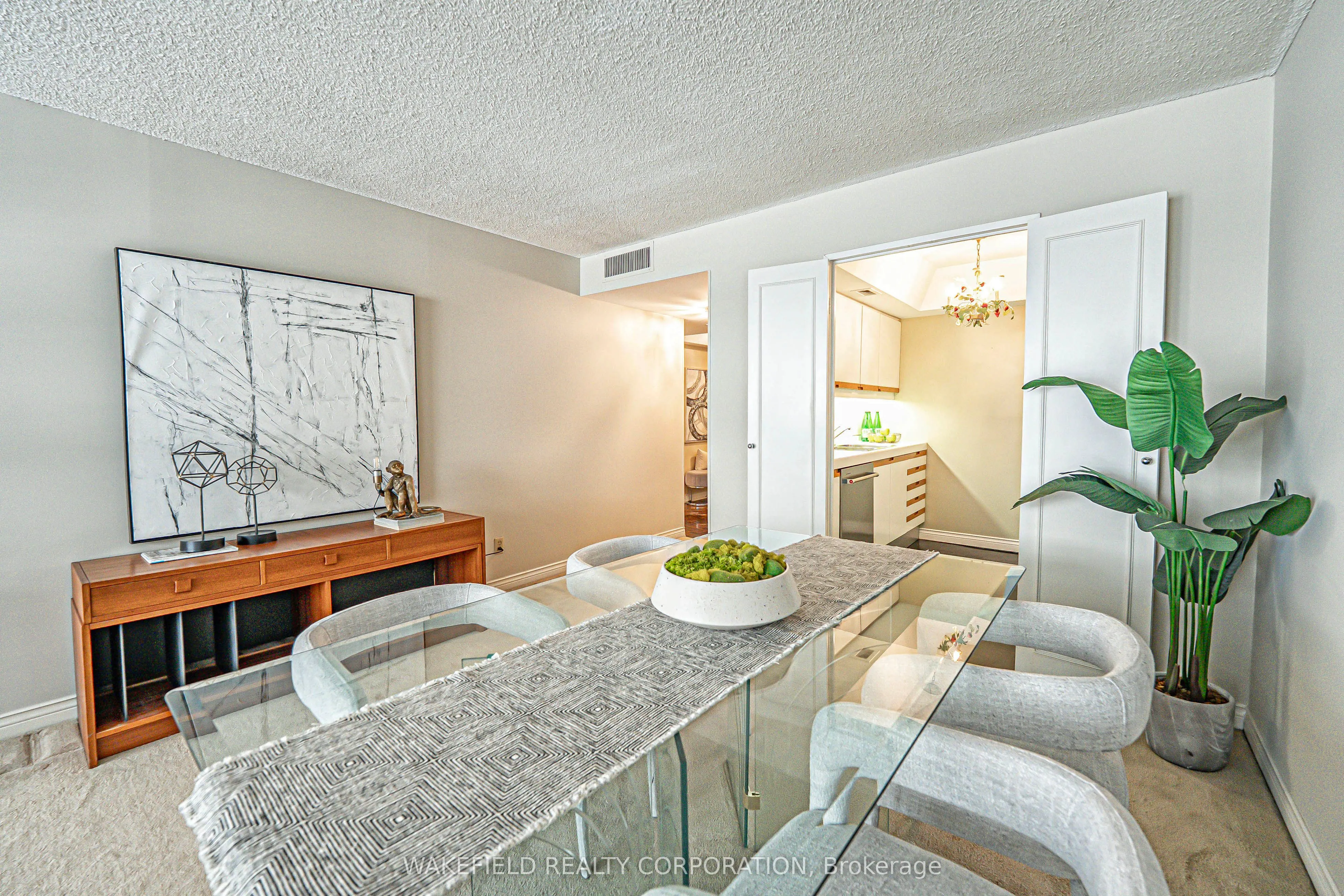 61 St Clair Avenue W #505