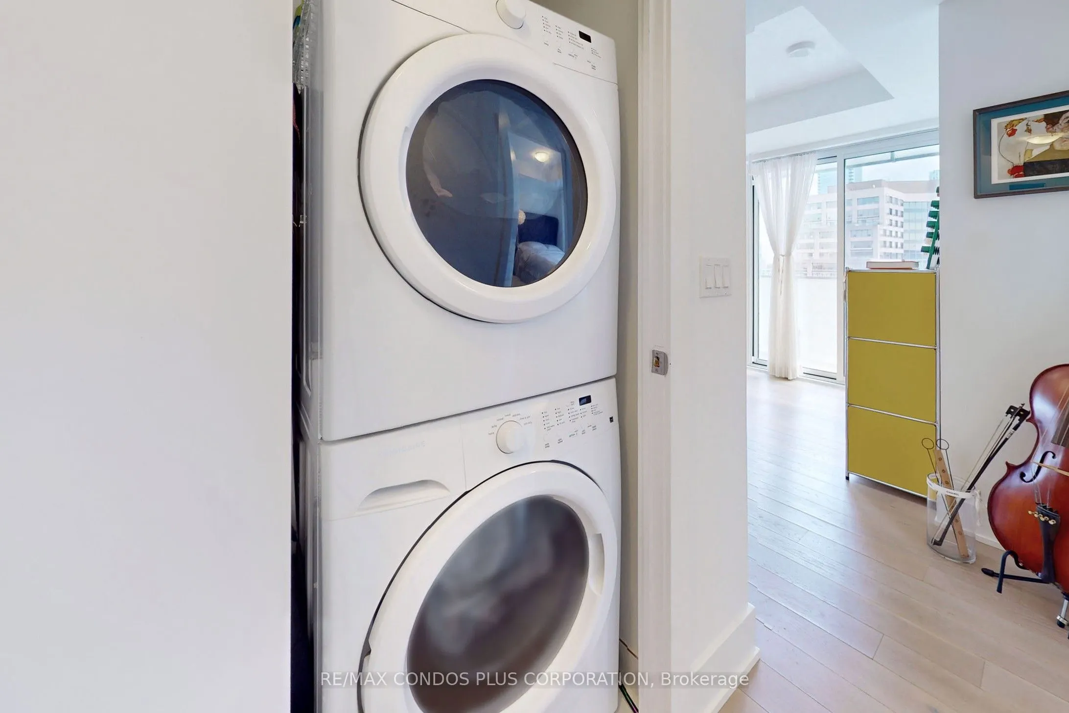 200 Bloor Street W, #2105