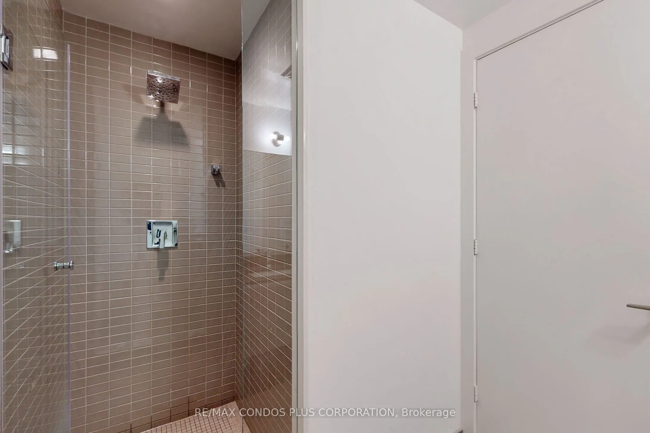 200 Bloor Street W, #2105
