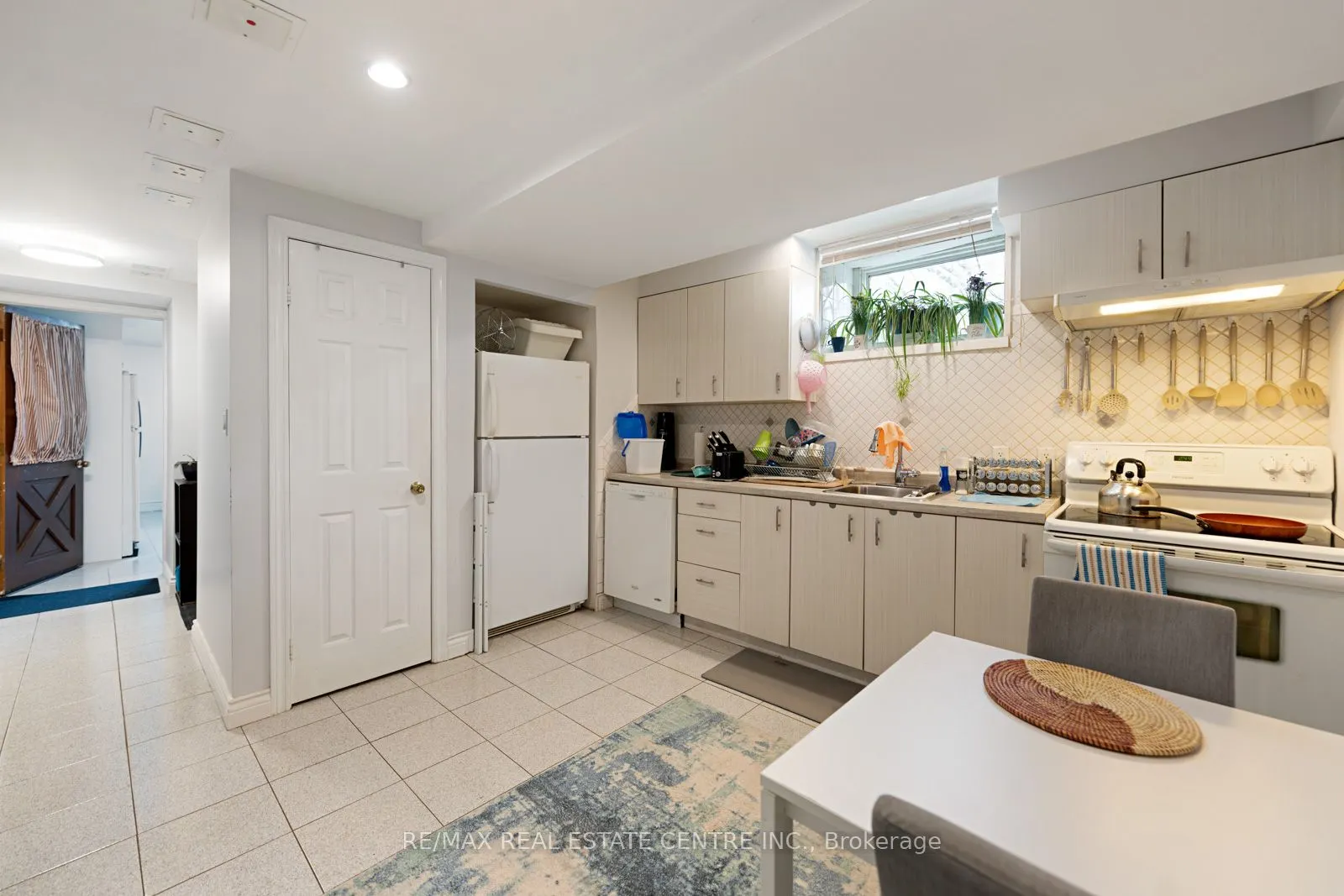 14 Churchill Avenue