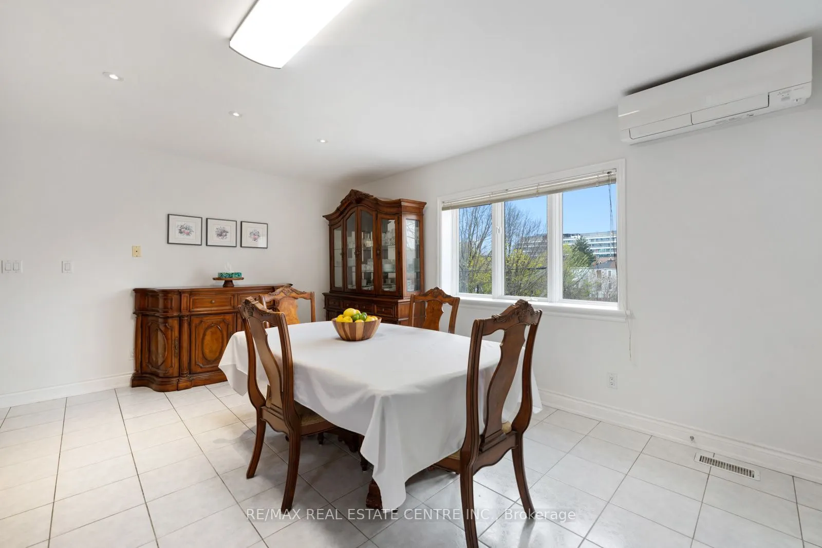 14 Churchill Avenue