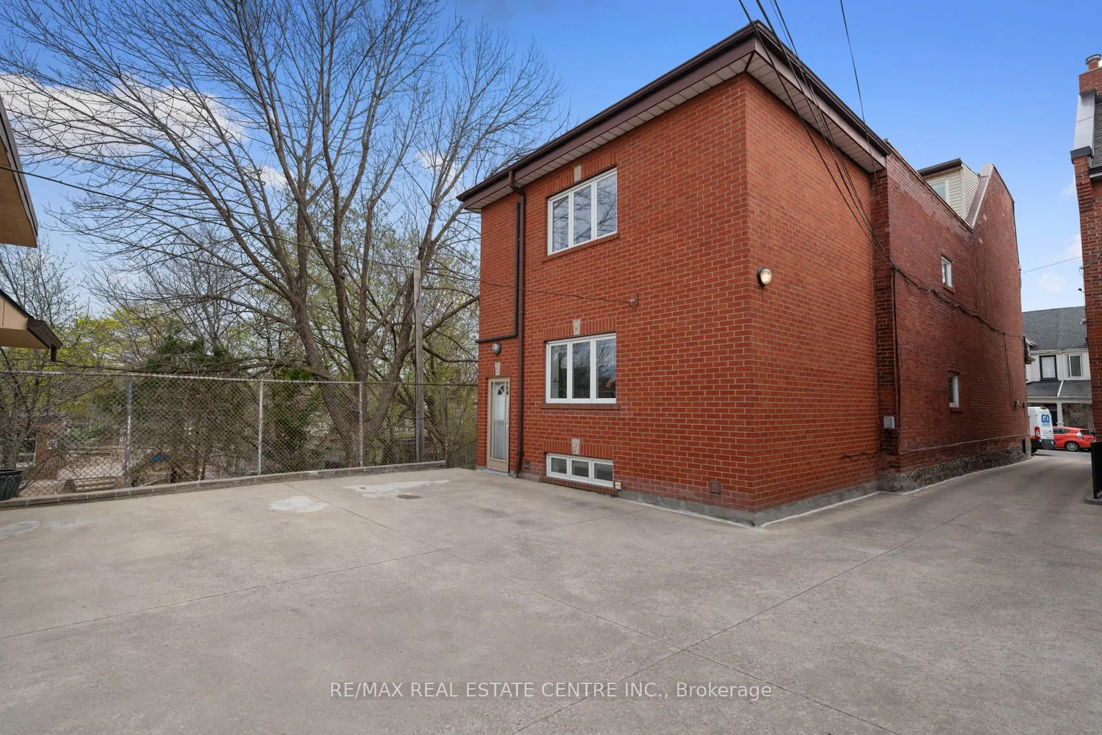 14 Churchill Avenue