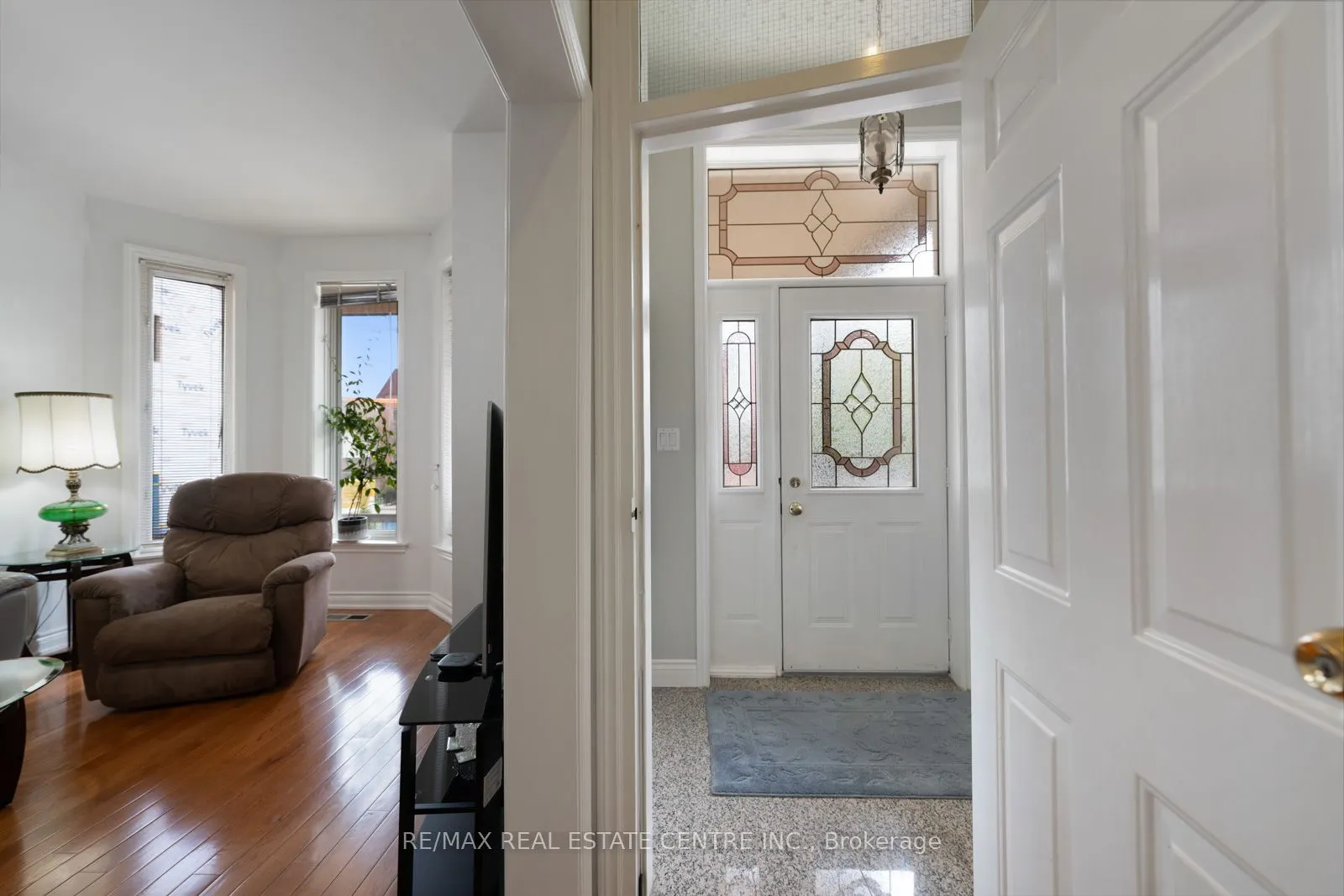 14 Churchill Avenue
