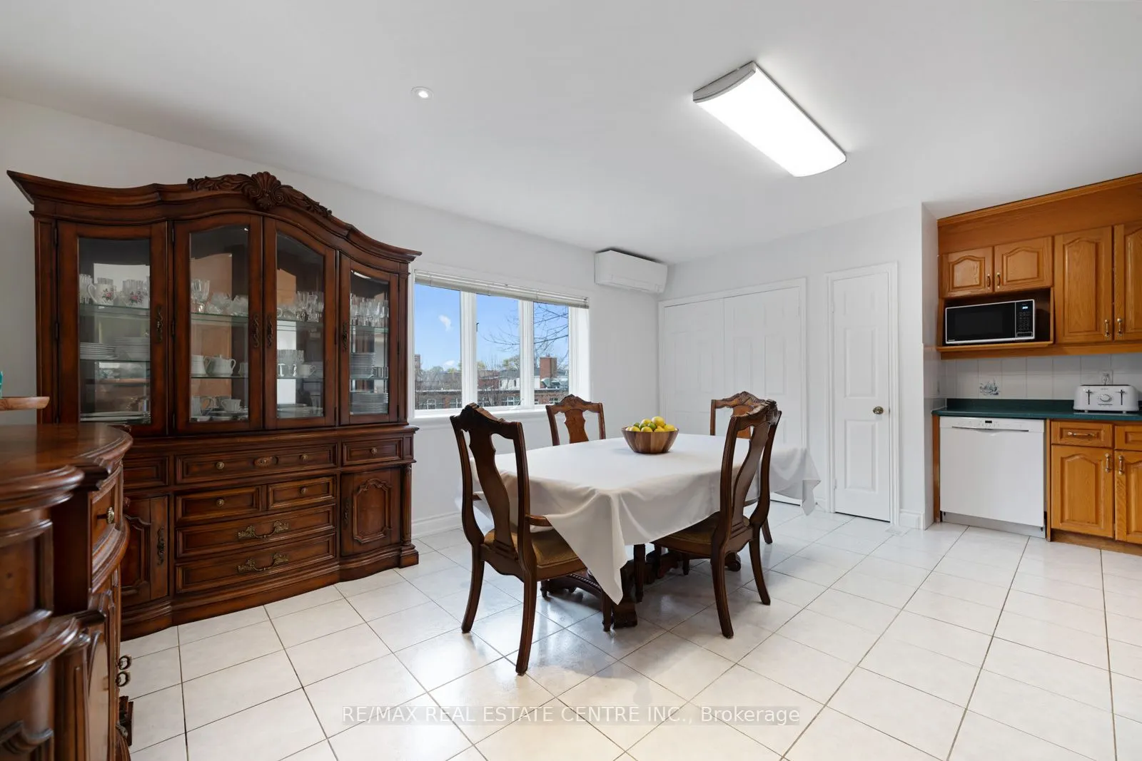 14 Churchill Avenue