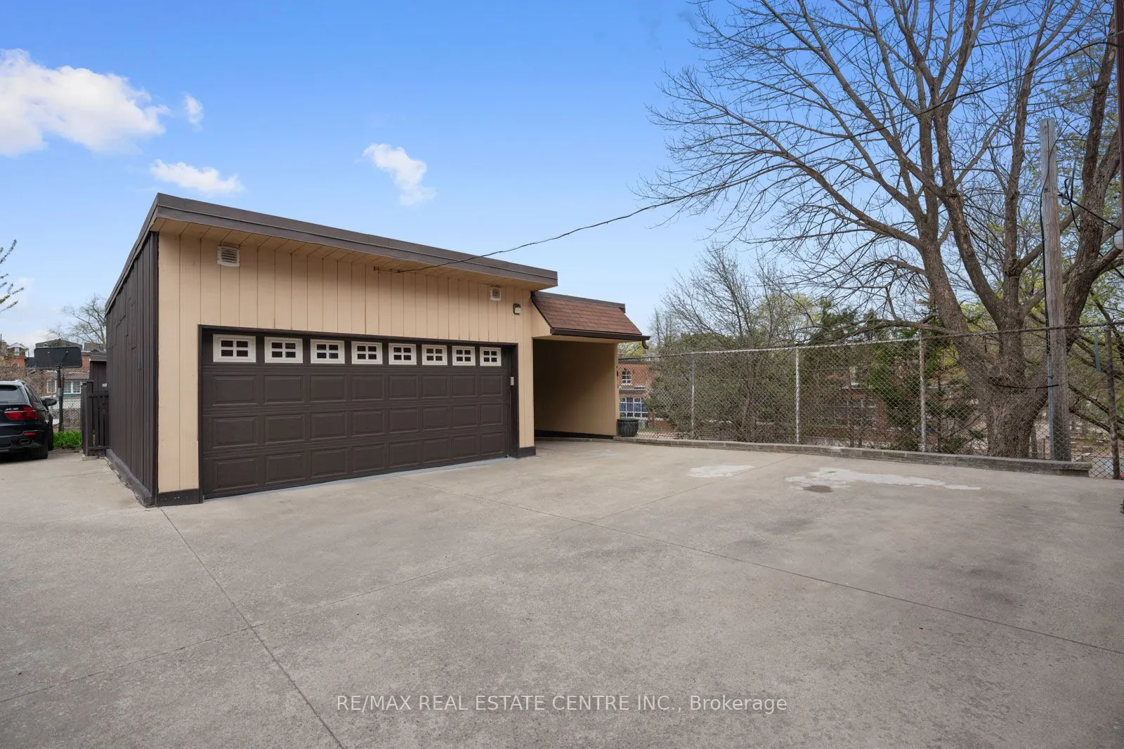 14 Churchill Avenue