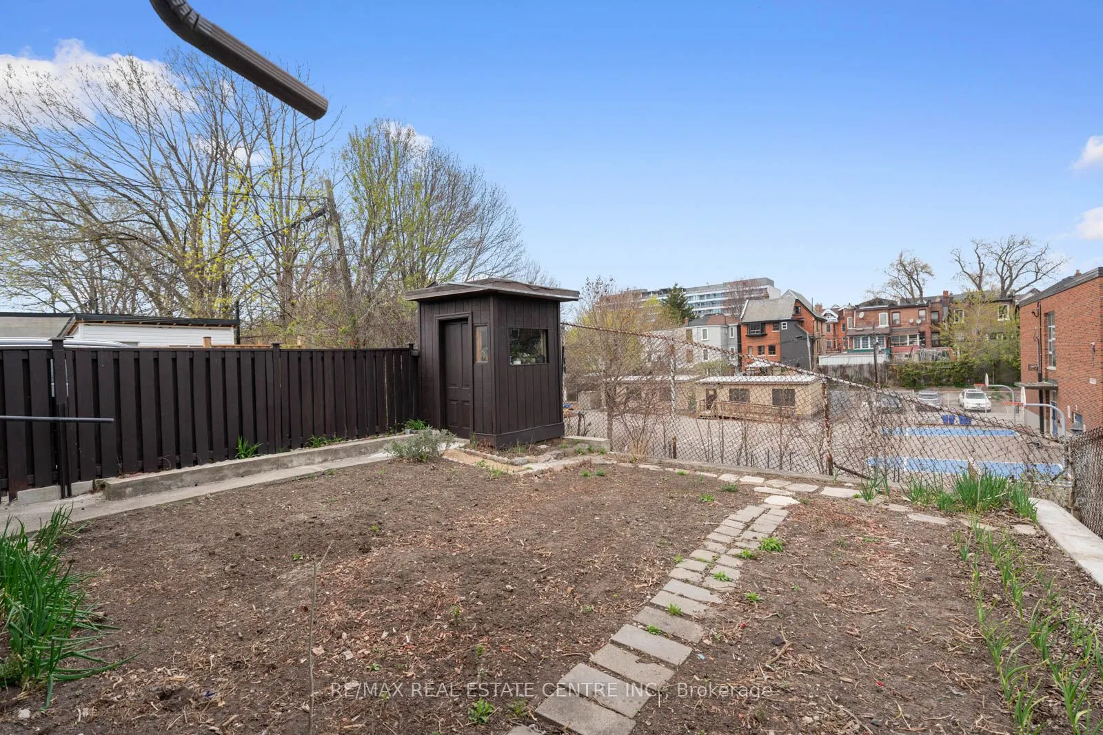14 Churchill Avenue