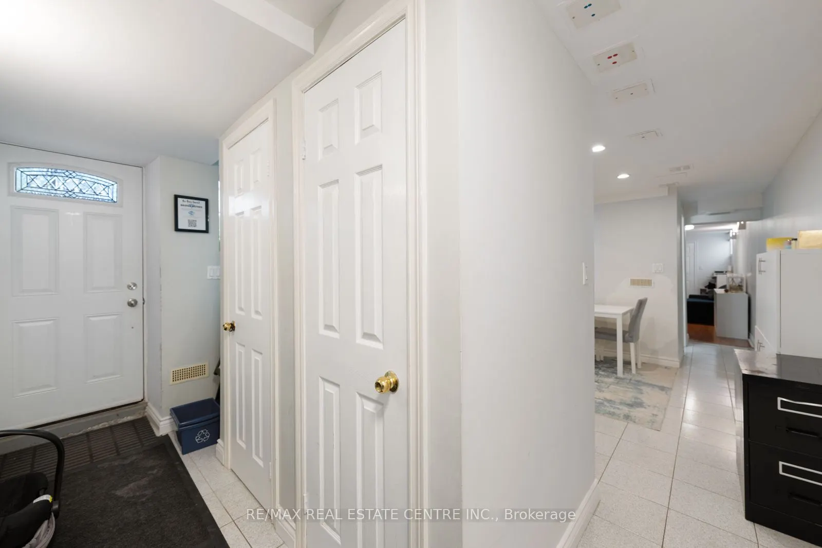 14 Churchill Avenue