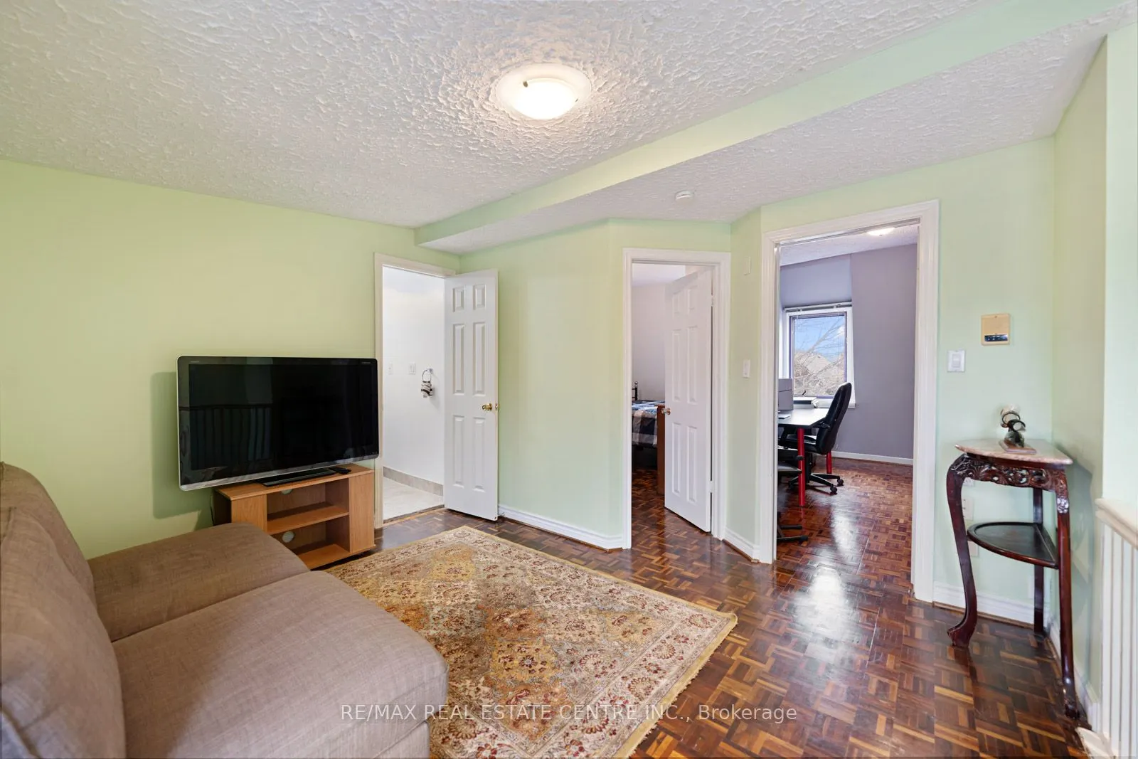 14 Churchill Avenue