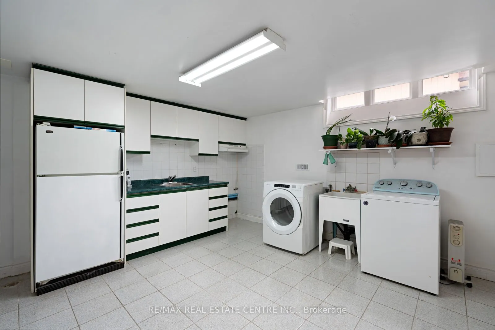 14 Churchill Avenue