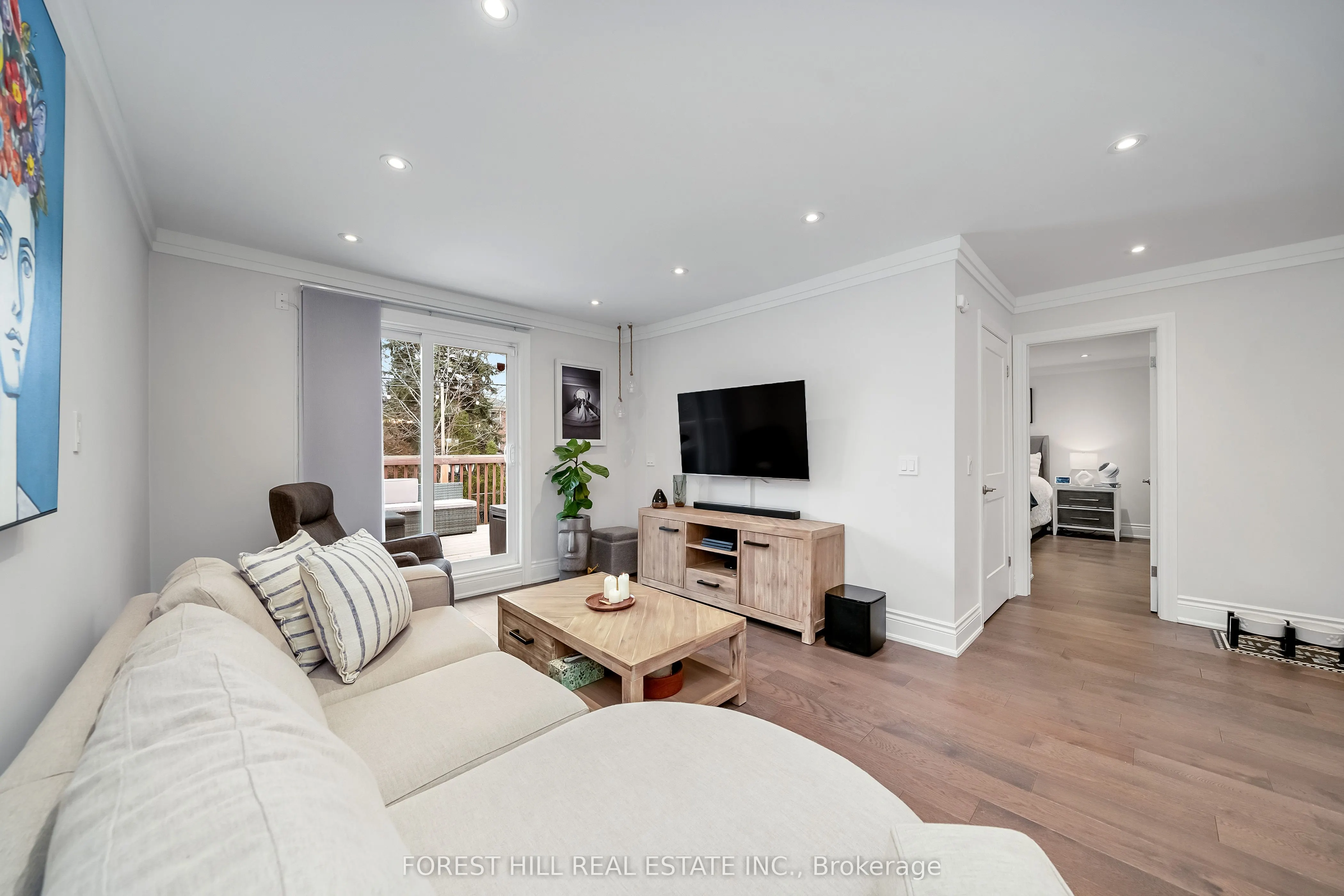 33 Madawaska Avenue