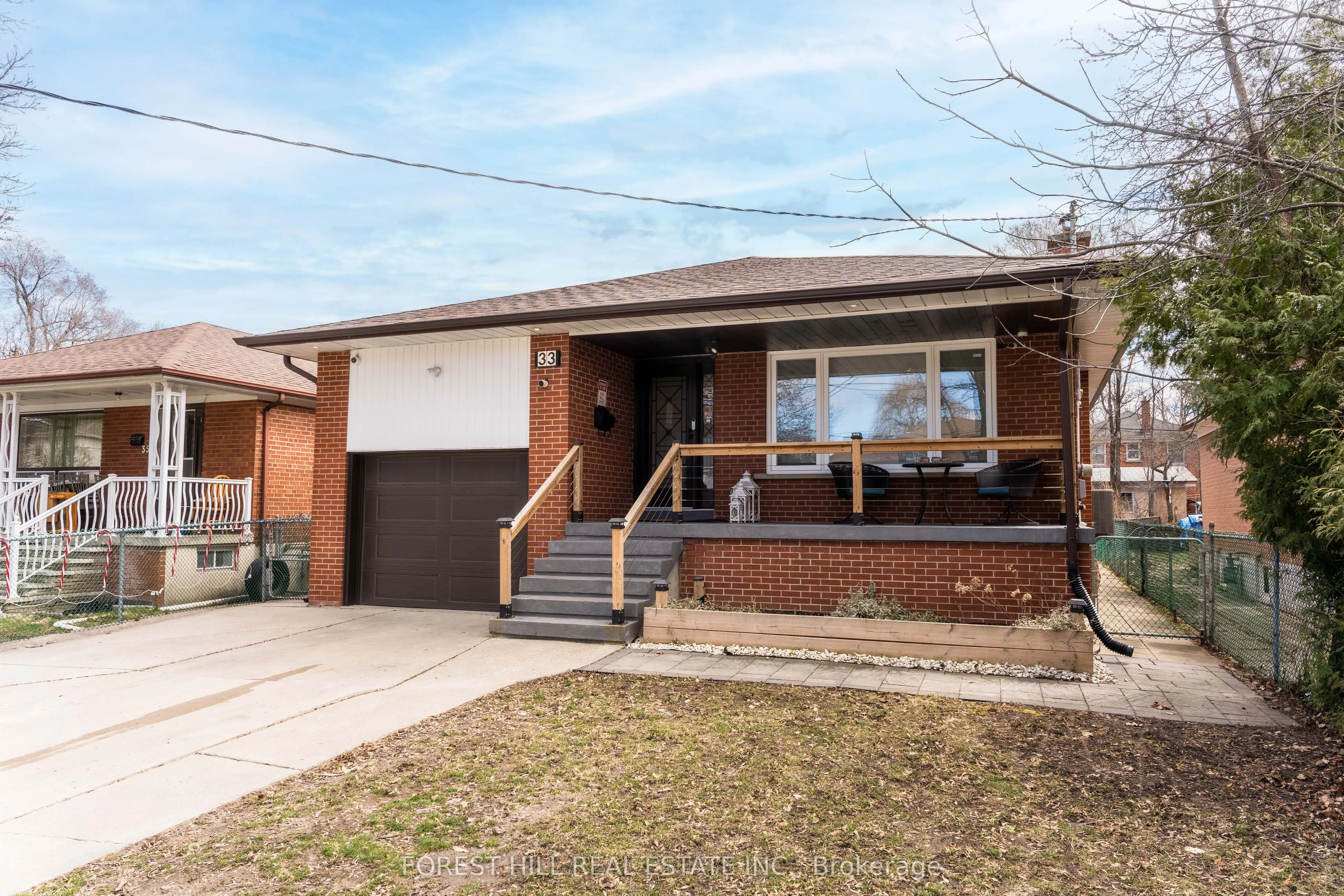 33 Madawaska Avenue