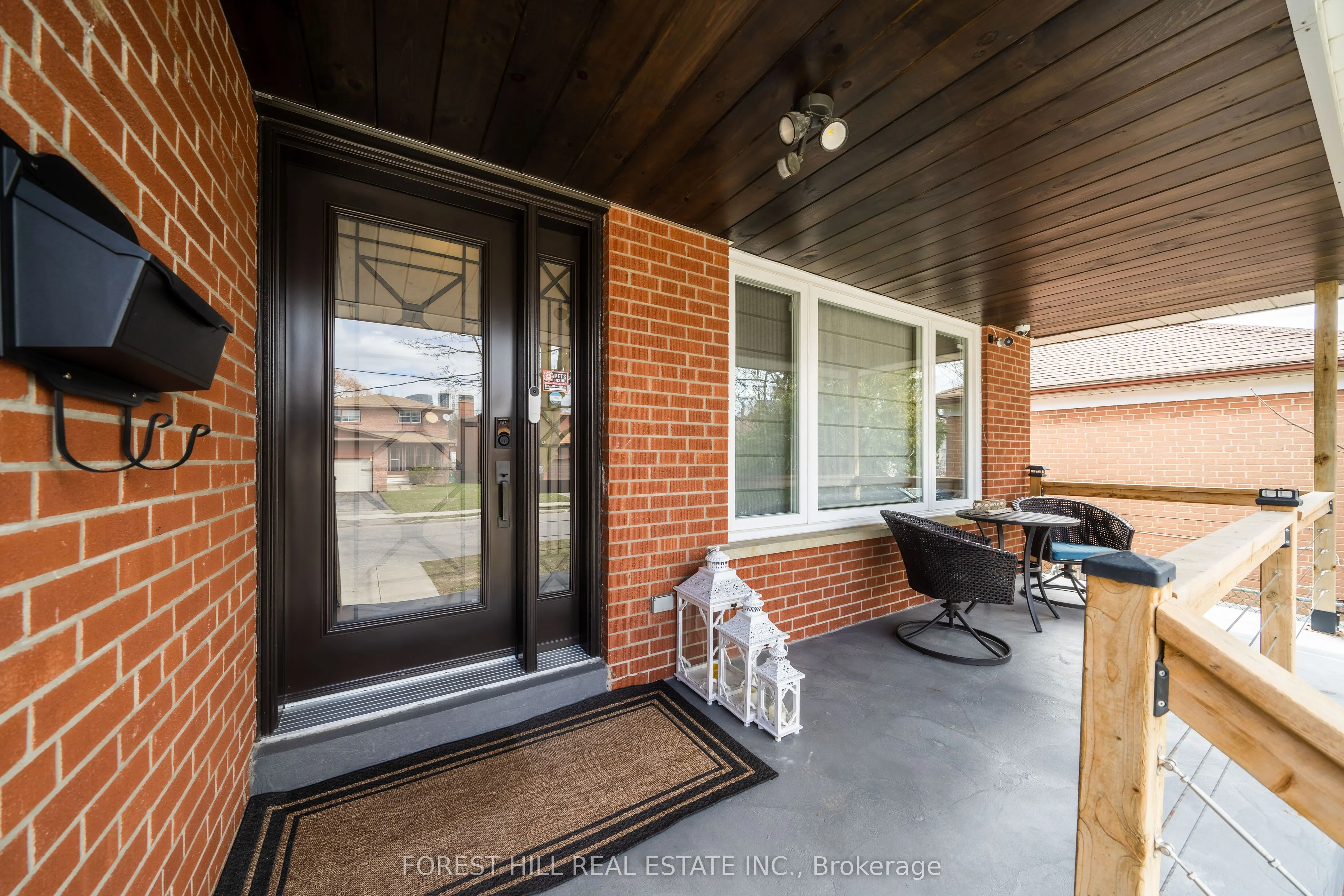 33 Madawaska Avenue