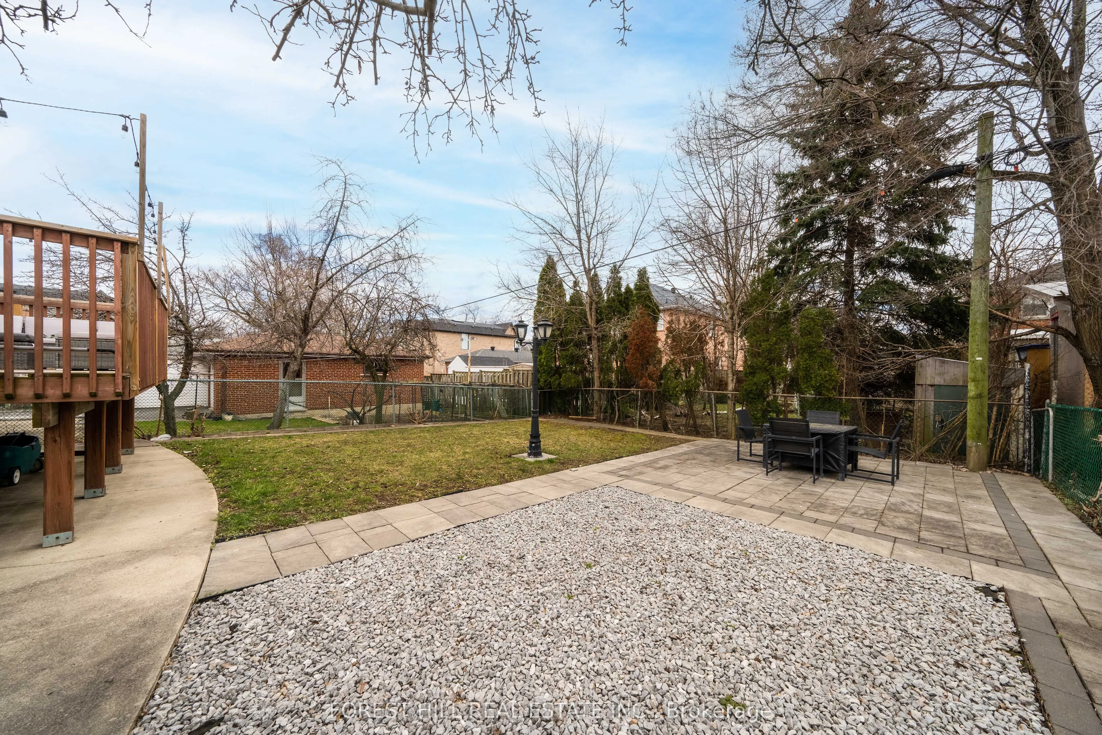 33 Madawaska Avenue