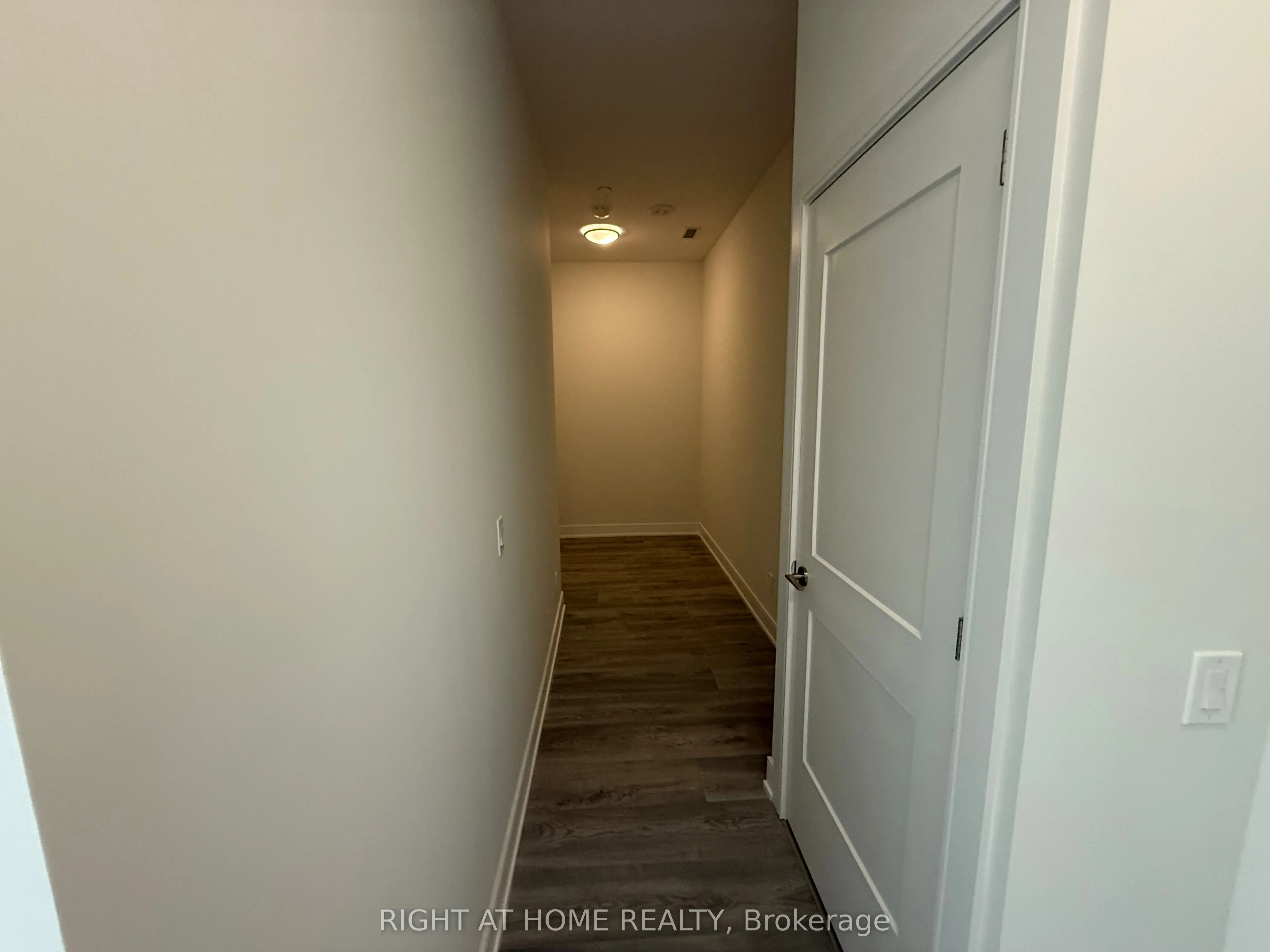 15 Ellerslie Avenue #PH03