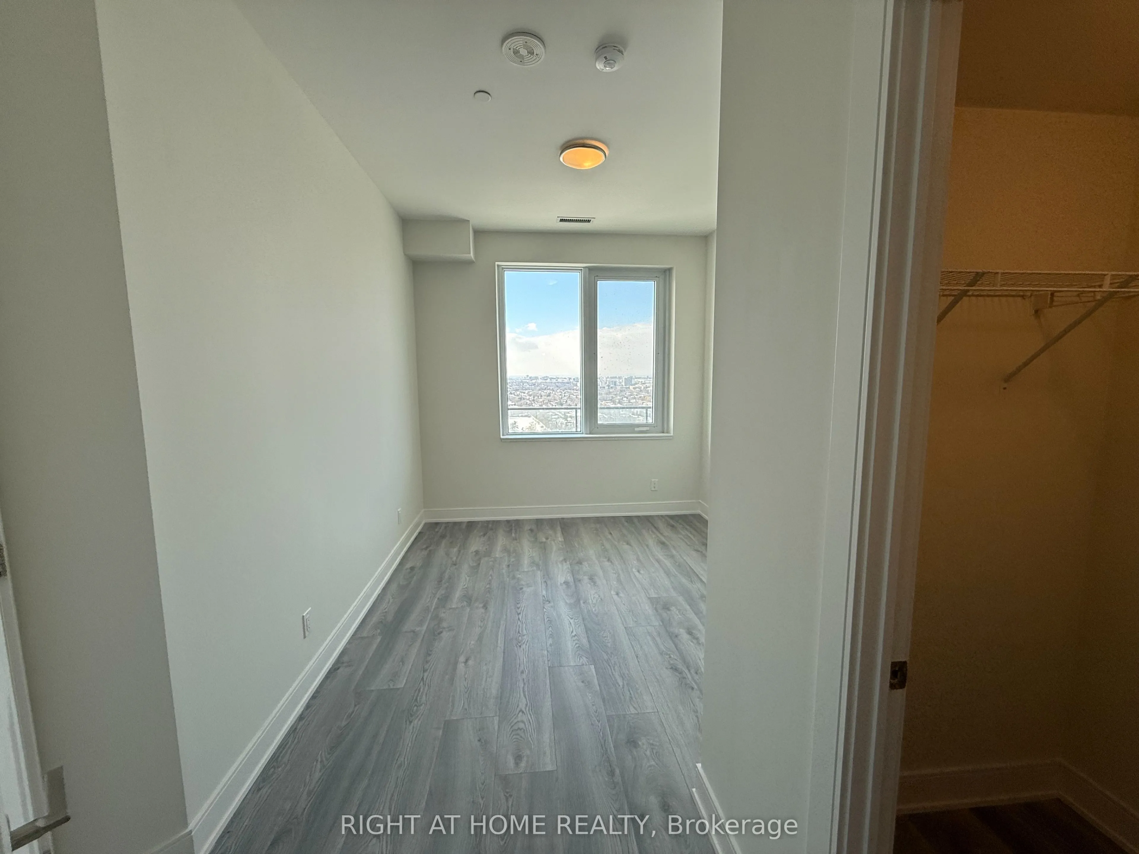 15 Ellerslie Avenue #PH03