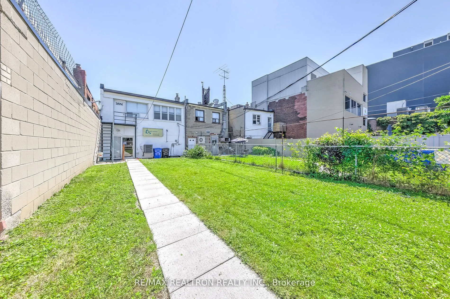 1936 Avenue Road