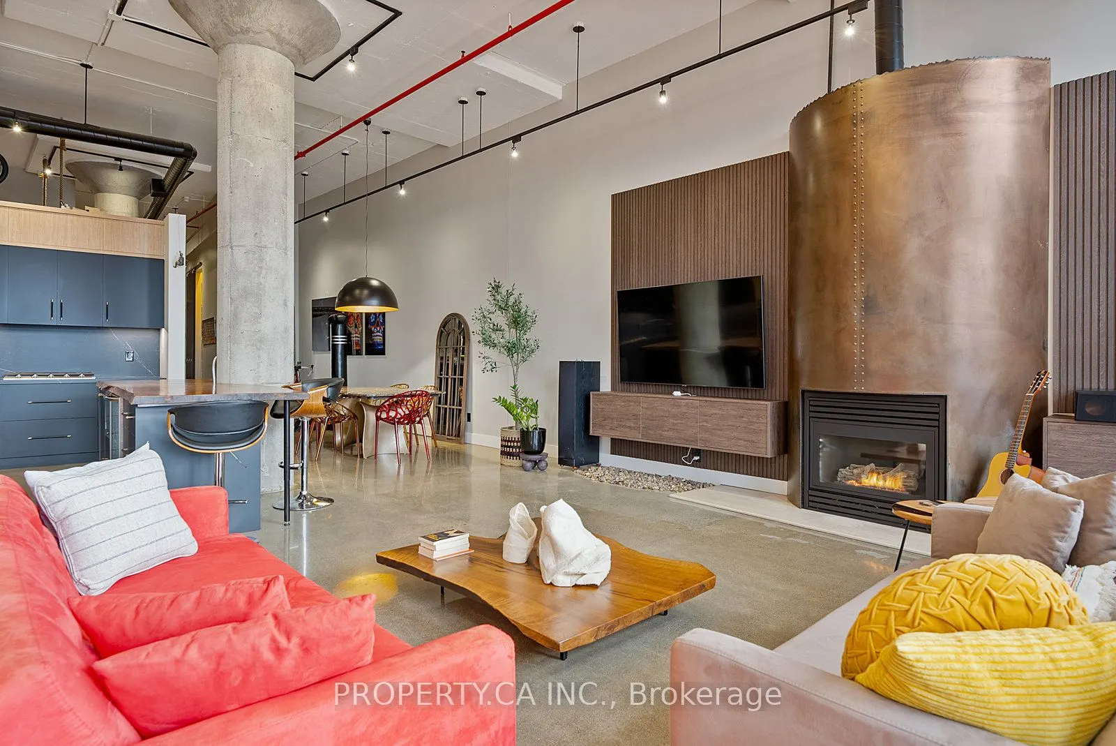 90 Sumach Street, #606