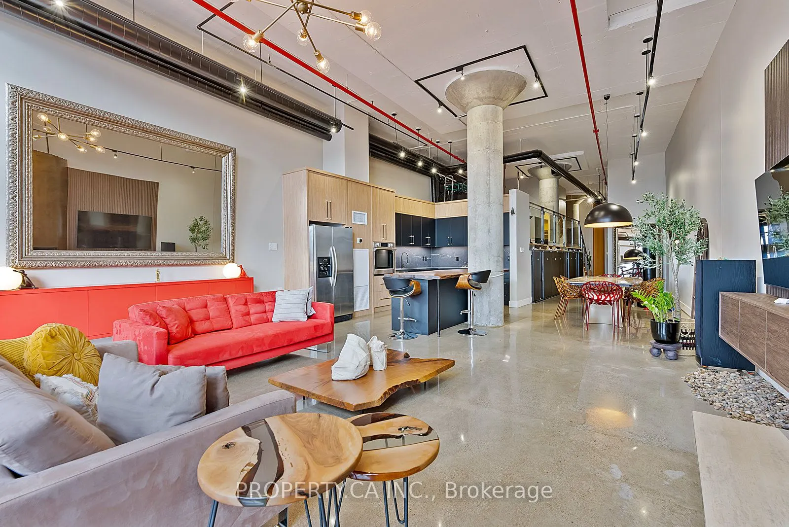 90 Sumach Street, #606