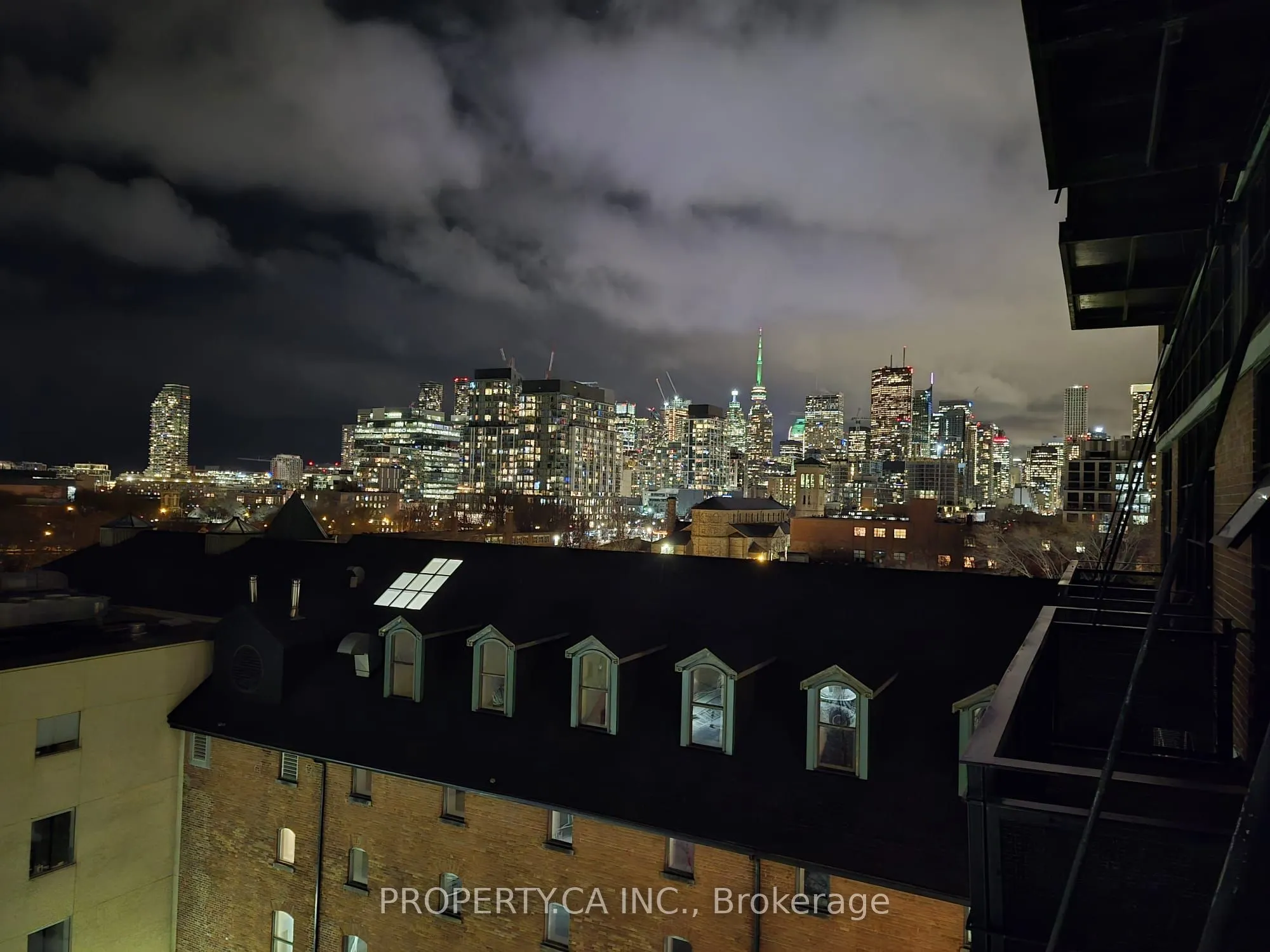 90 Sumach Street, #606