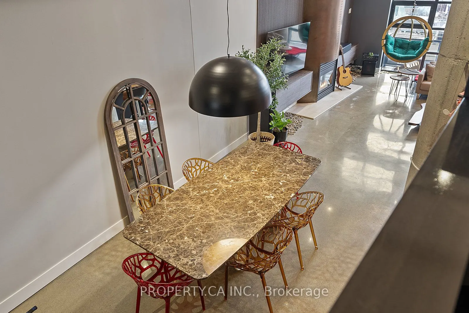 90 Sumach Street, #606