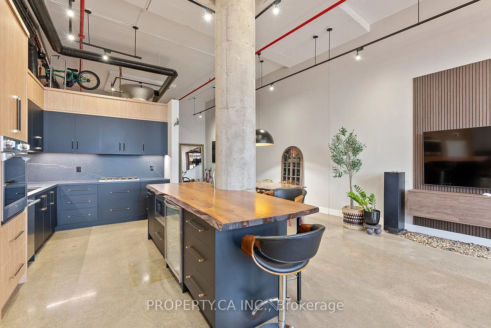 90 Sumach Street, #606