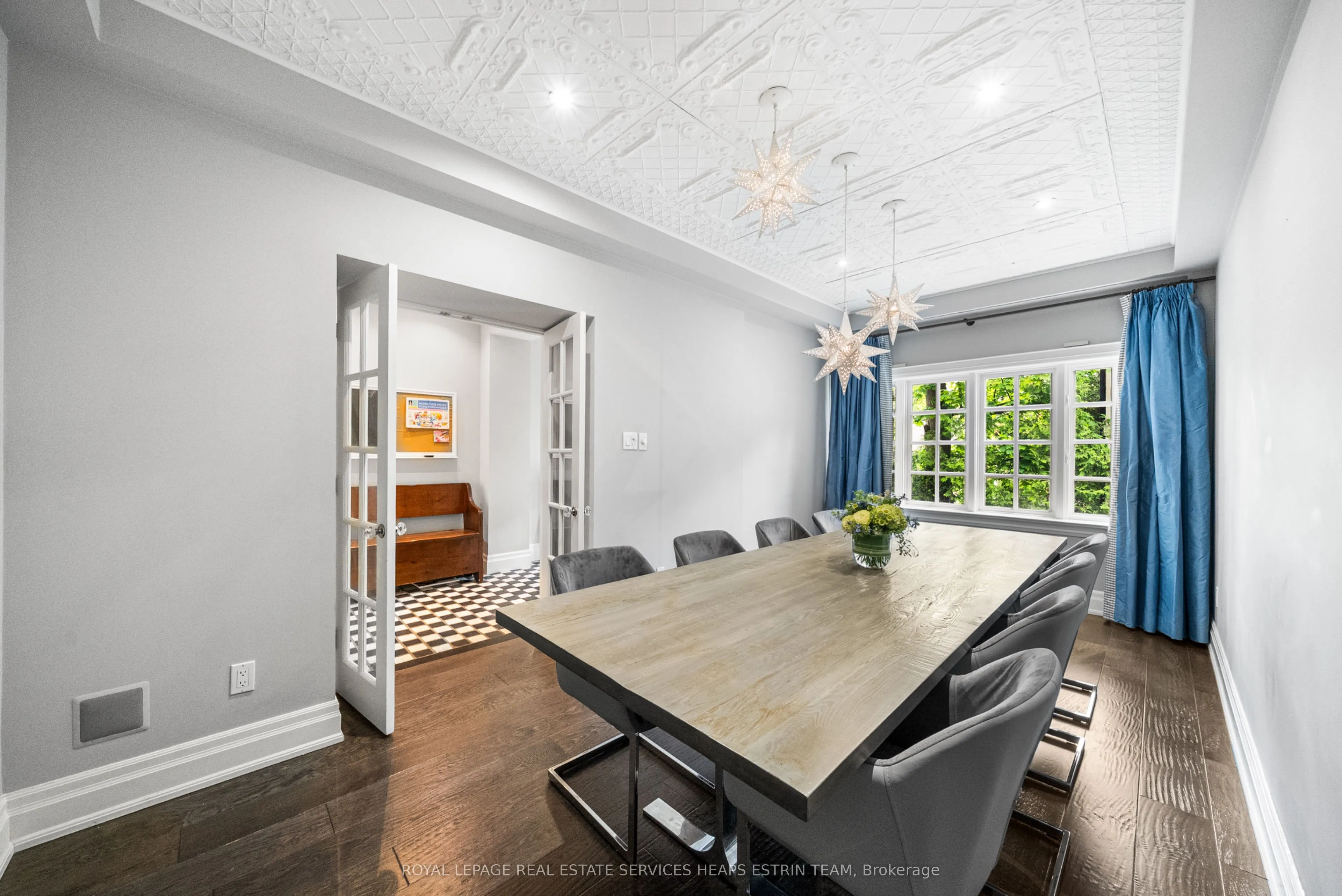 25 Strathgowan Crescent