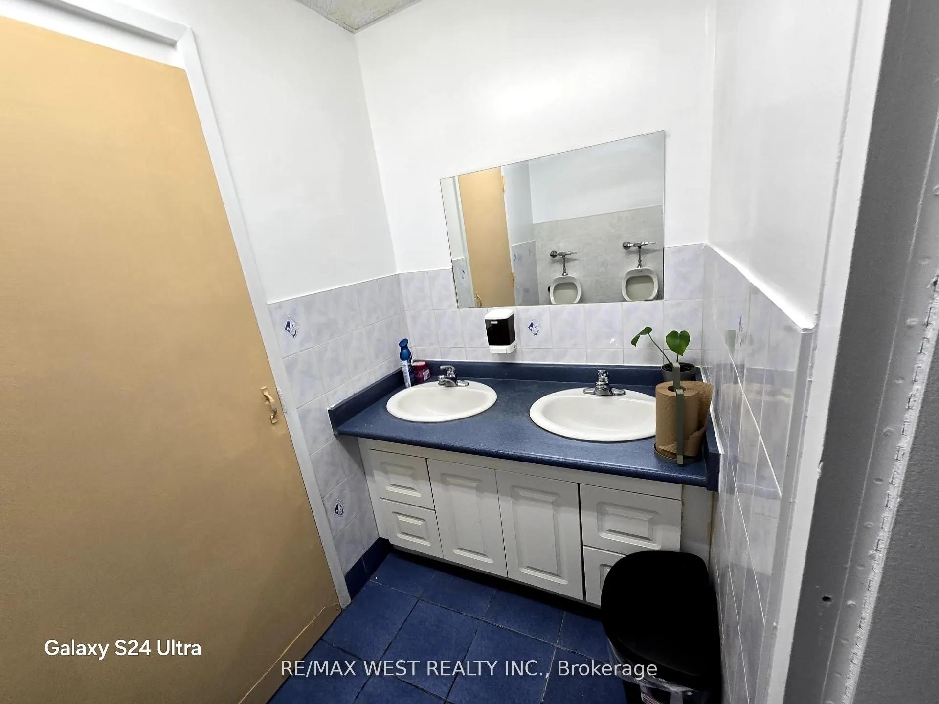 1646 Victoria Park Avenue, #2