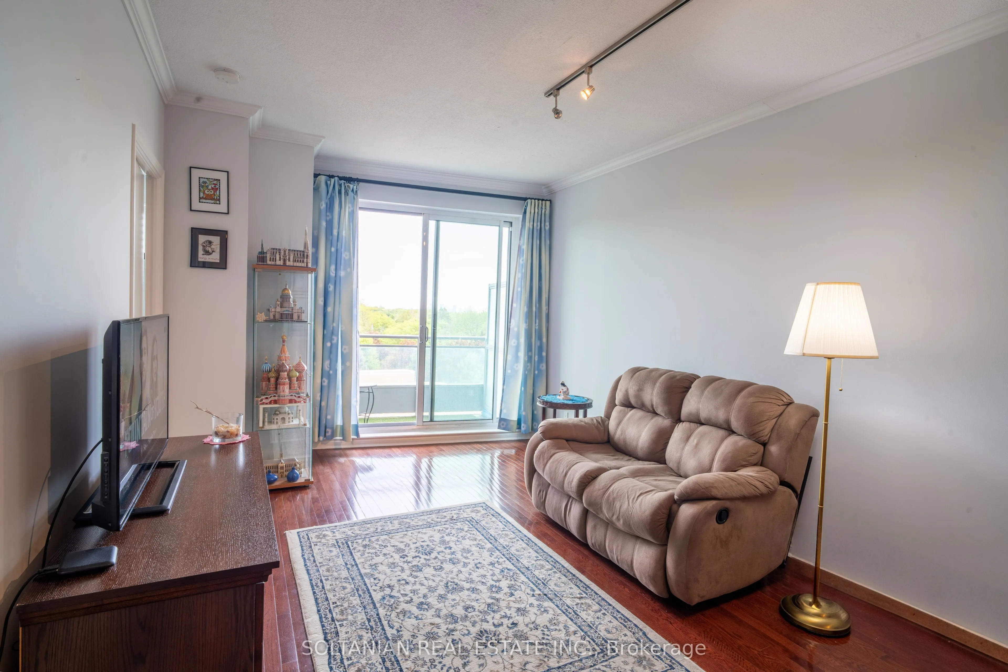60 Byng Avenue, #508