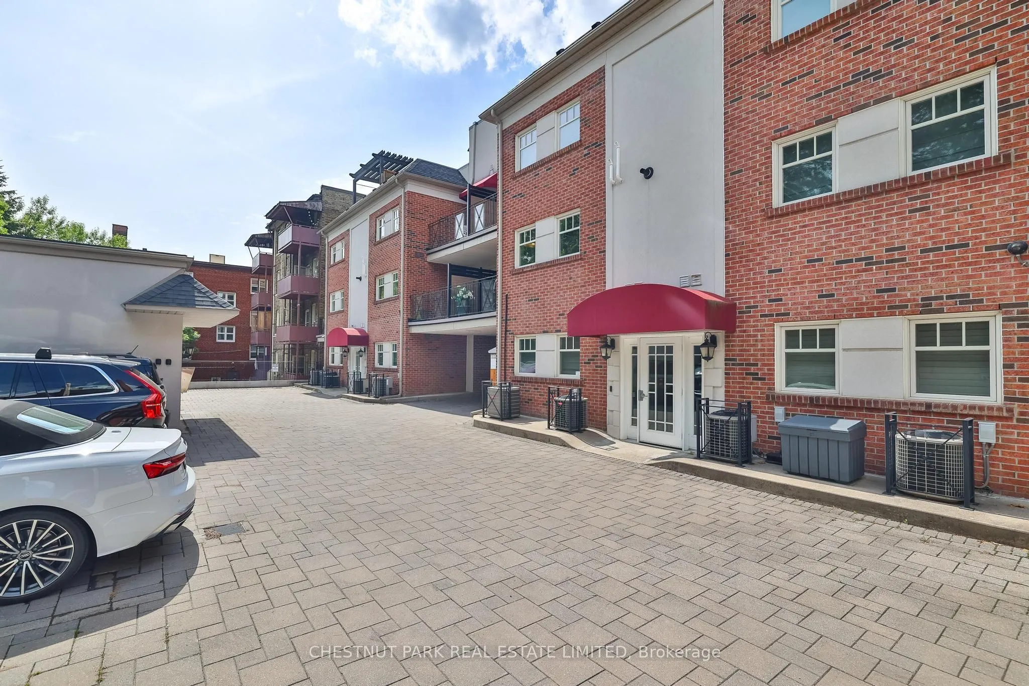 317 Lonsdale Road, #2B