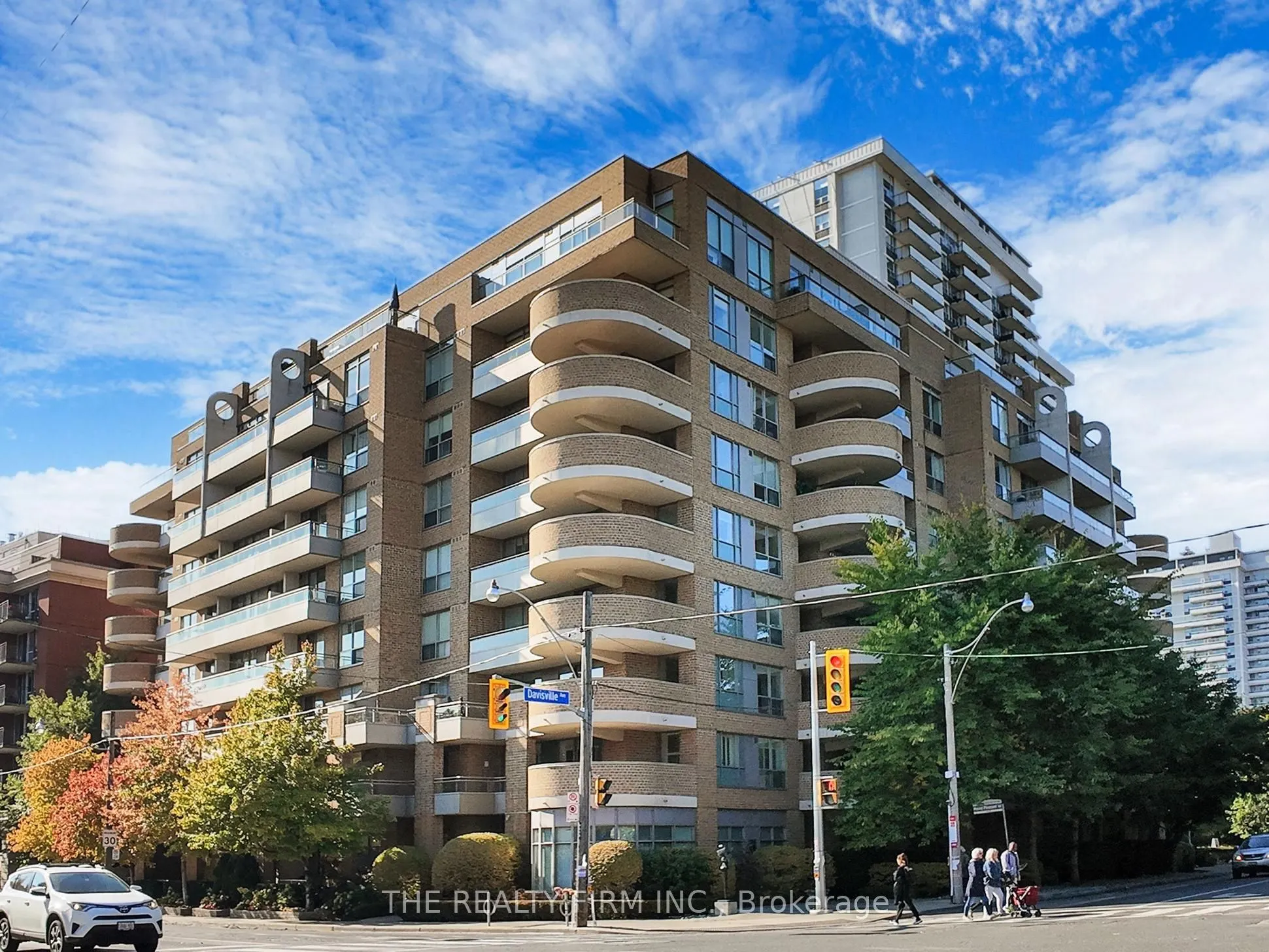 245 Davisville Avenue, #517