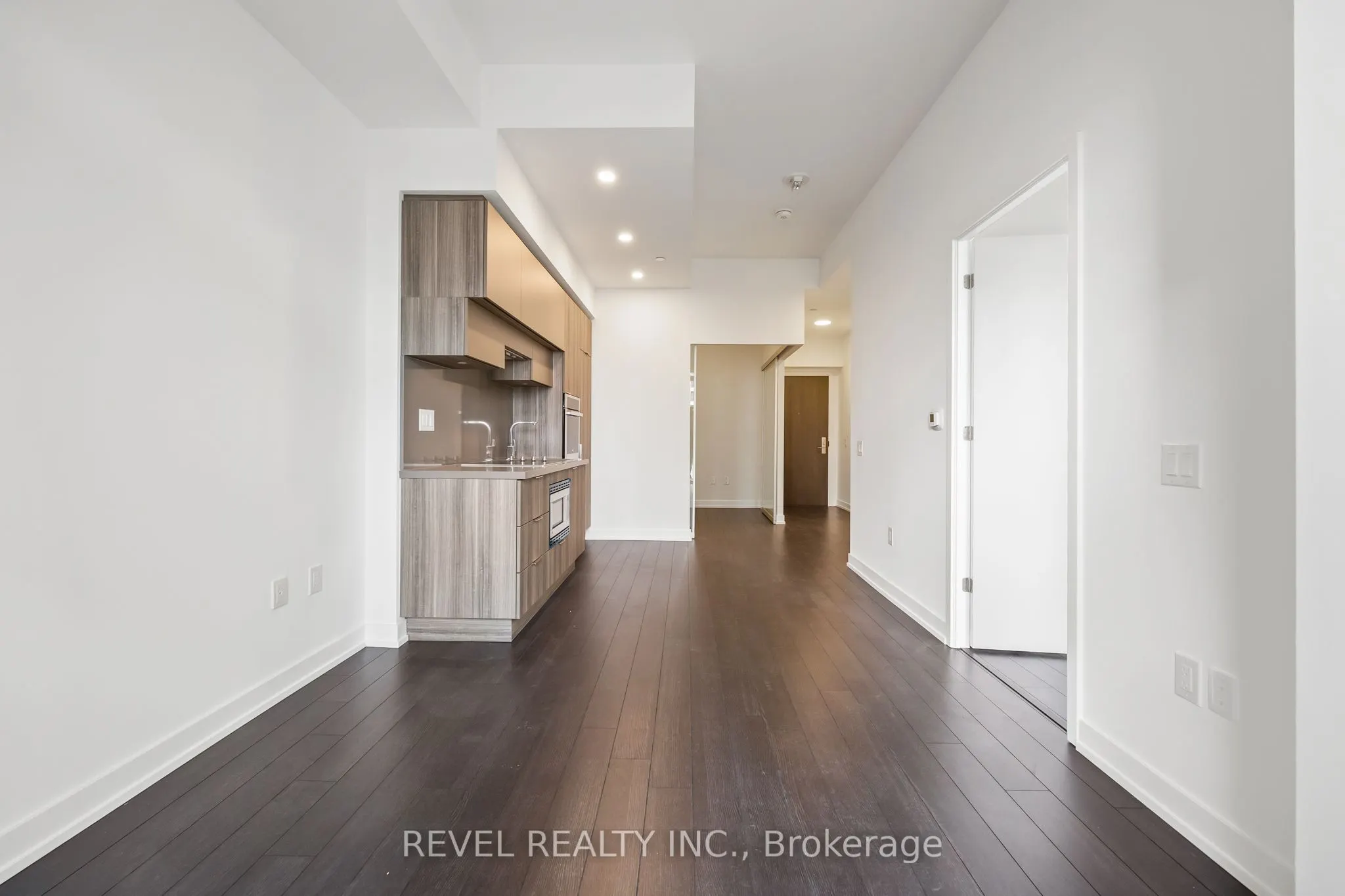 39 Roehampton Avenue, #1210