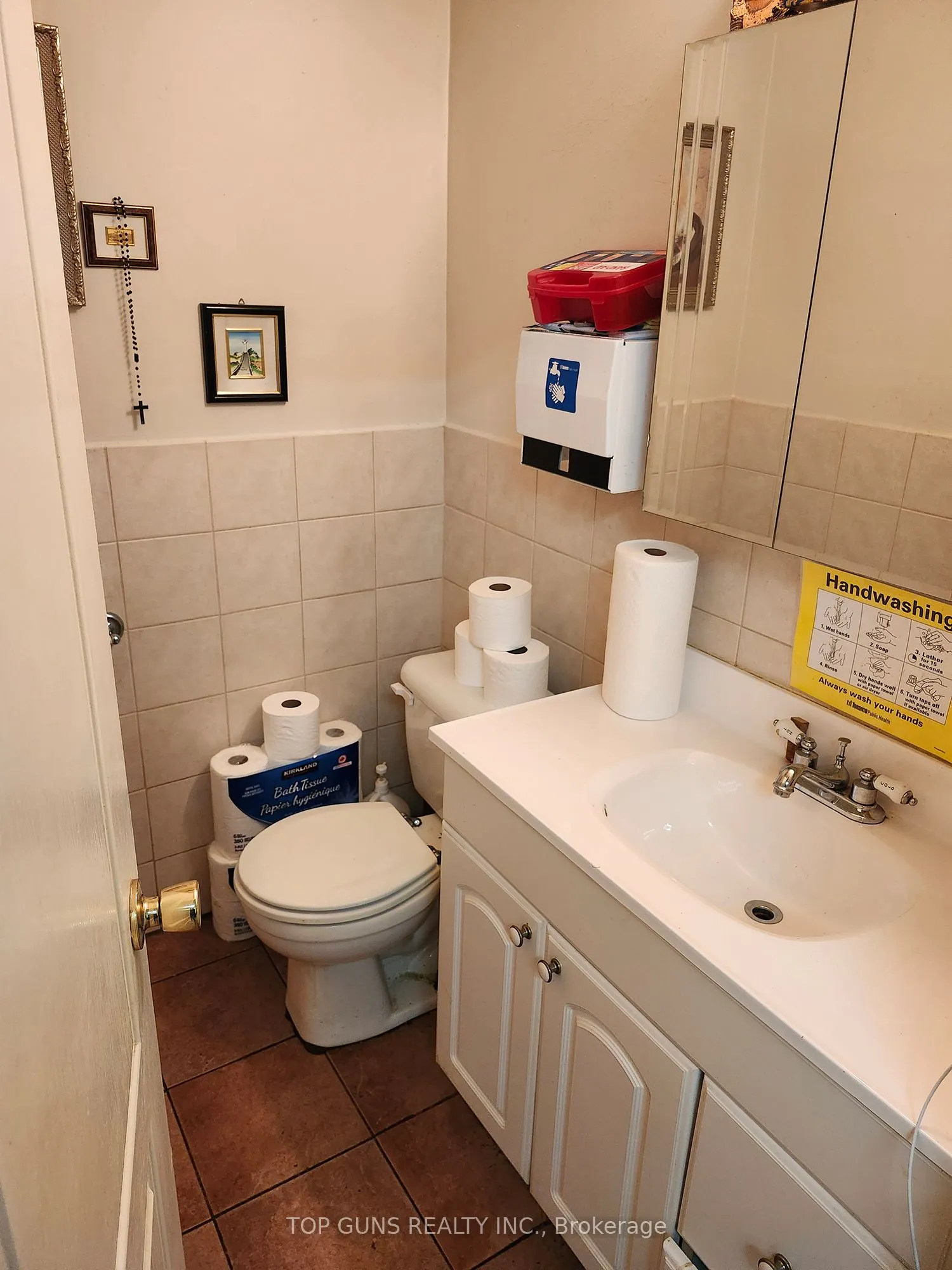 800 St Clair Avenue W
